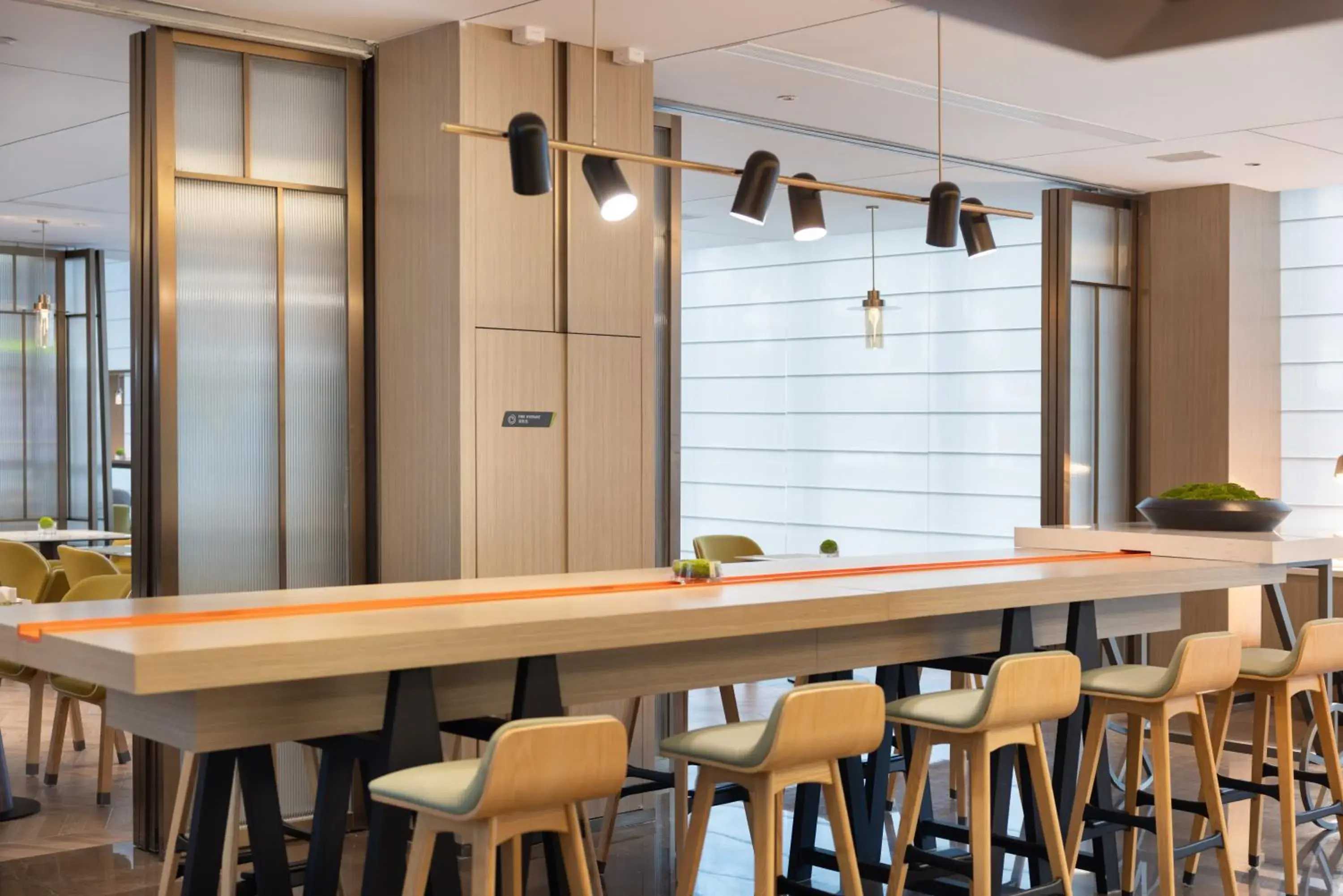 Restaurant/places to eat in Home2 Suite by Meishan Dongpo Restaurant/places to eat in Home2 Suite by Meishan Dongpo