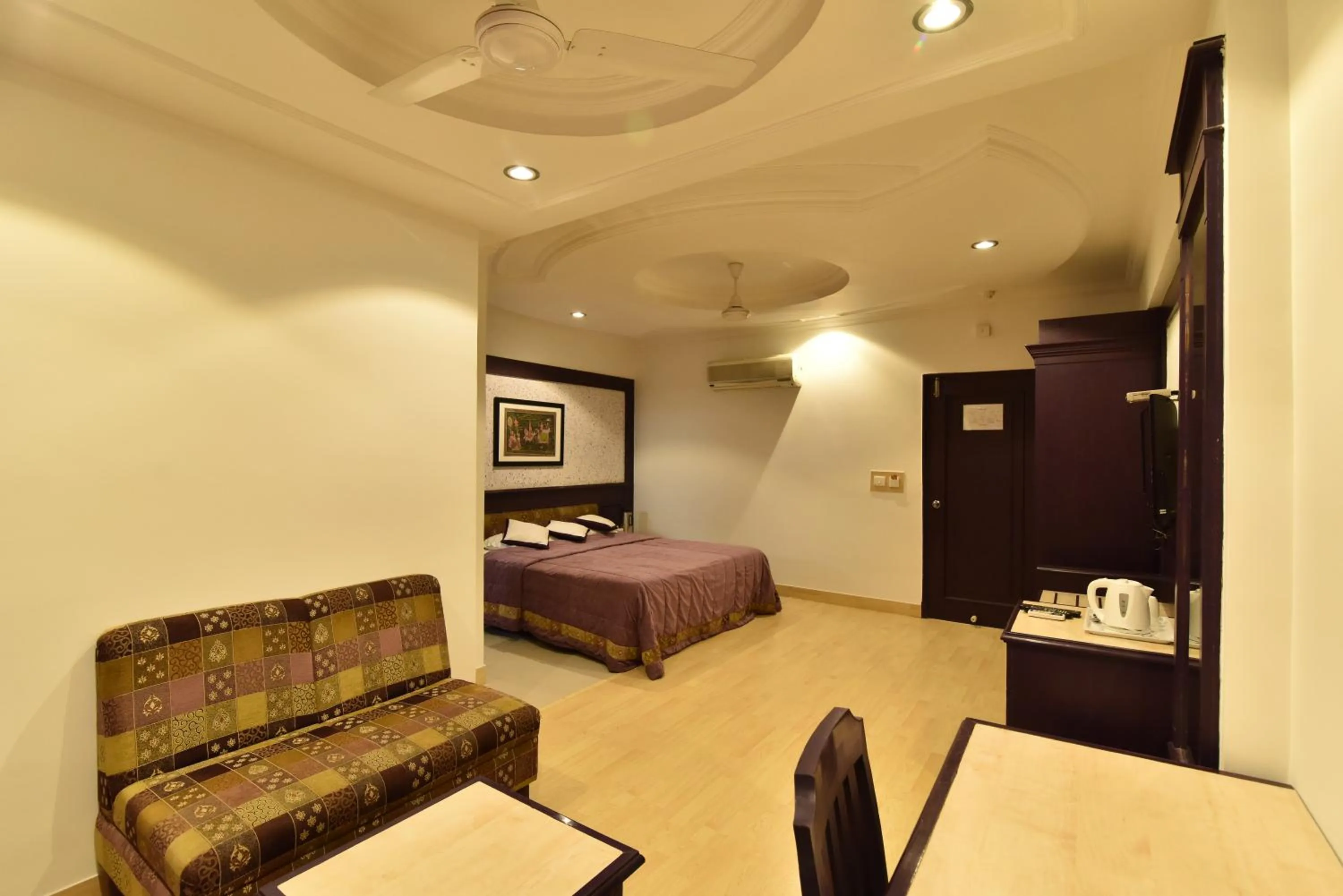 Photo of the whole room, Bed in Hotel Niky International