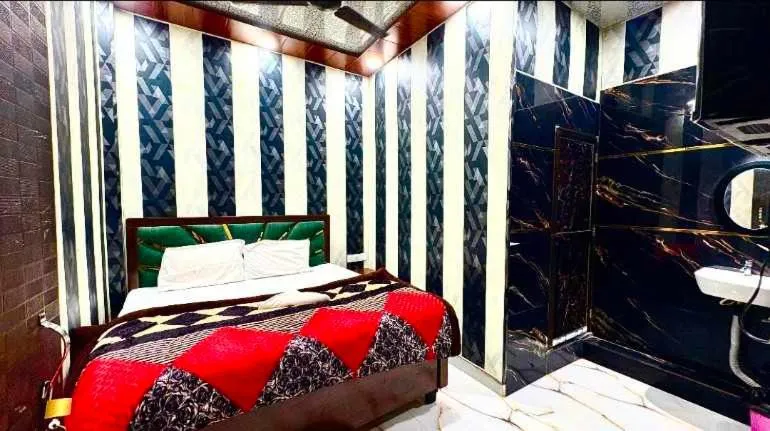 Hotel O Golden Palace Homestay
