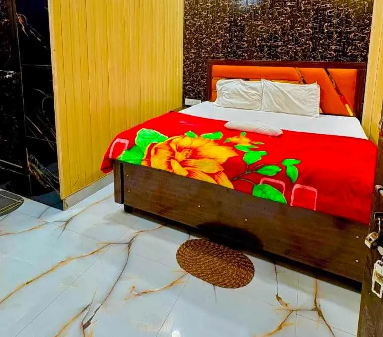 Hotel O Golden Palace Homestay