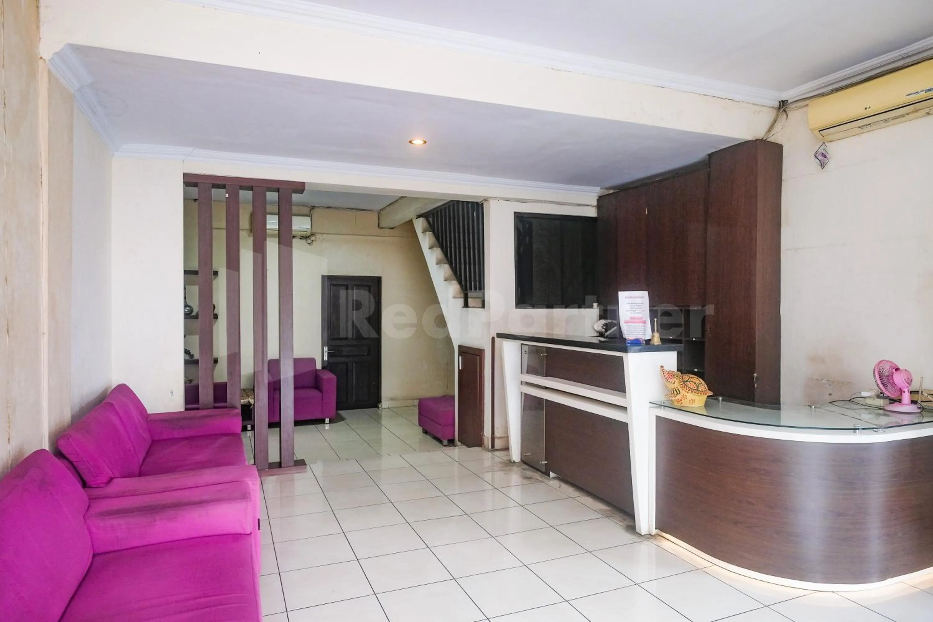 Lobby or reception in Bies Malioboro Hotel RedPartner