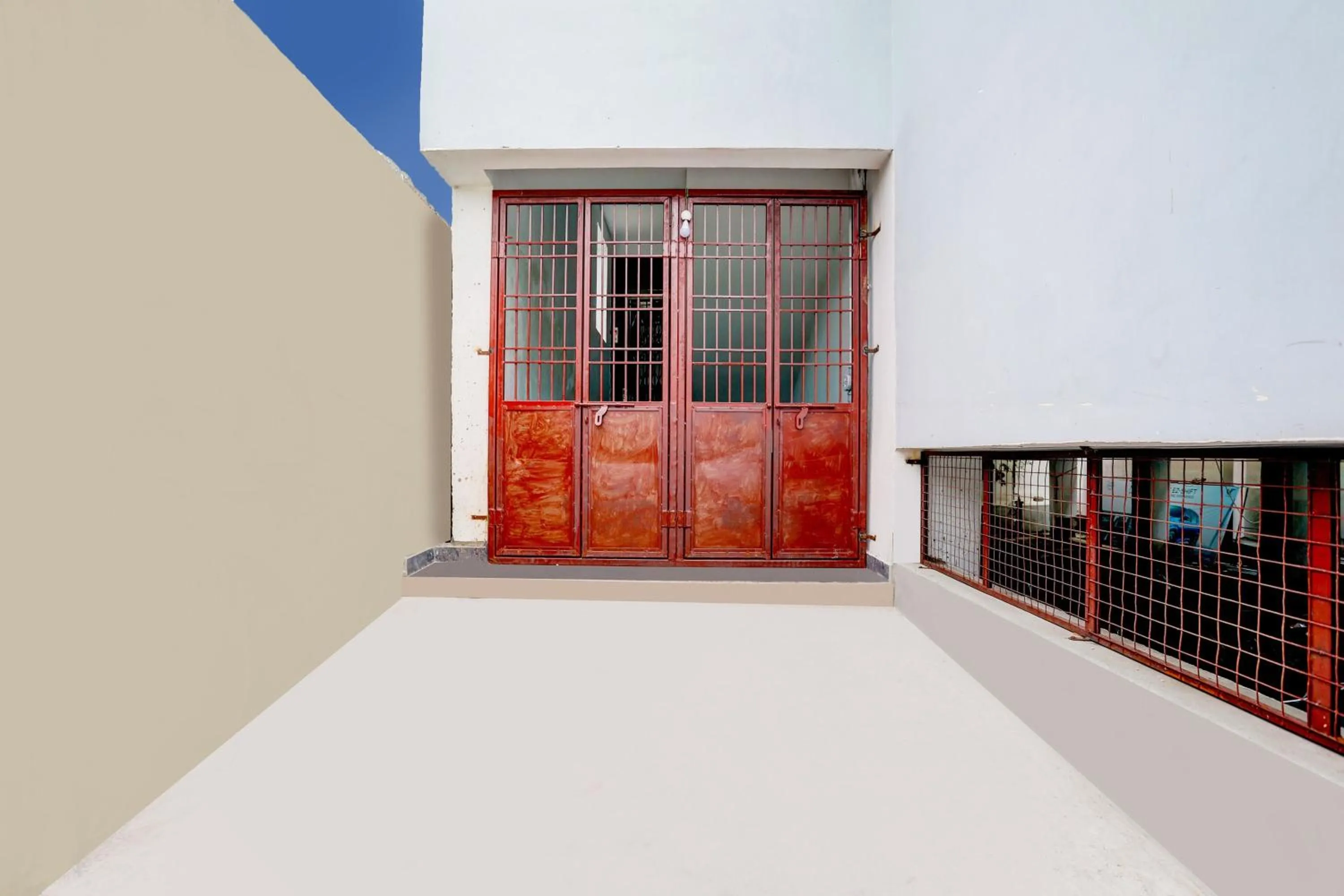 Facade/entrance in Hotel O Savoy Grand