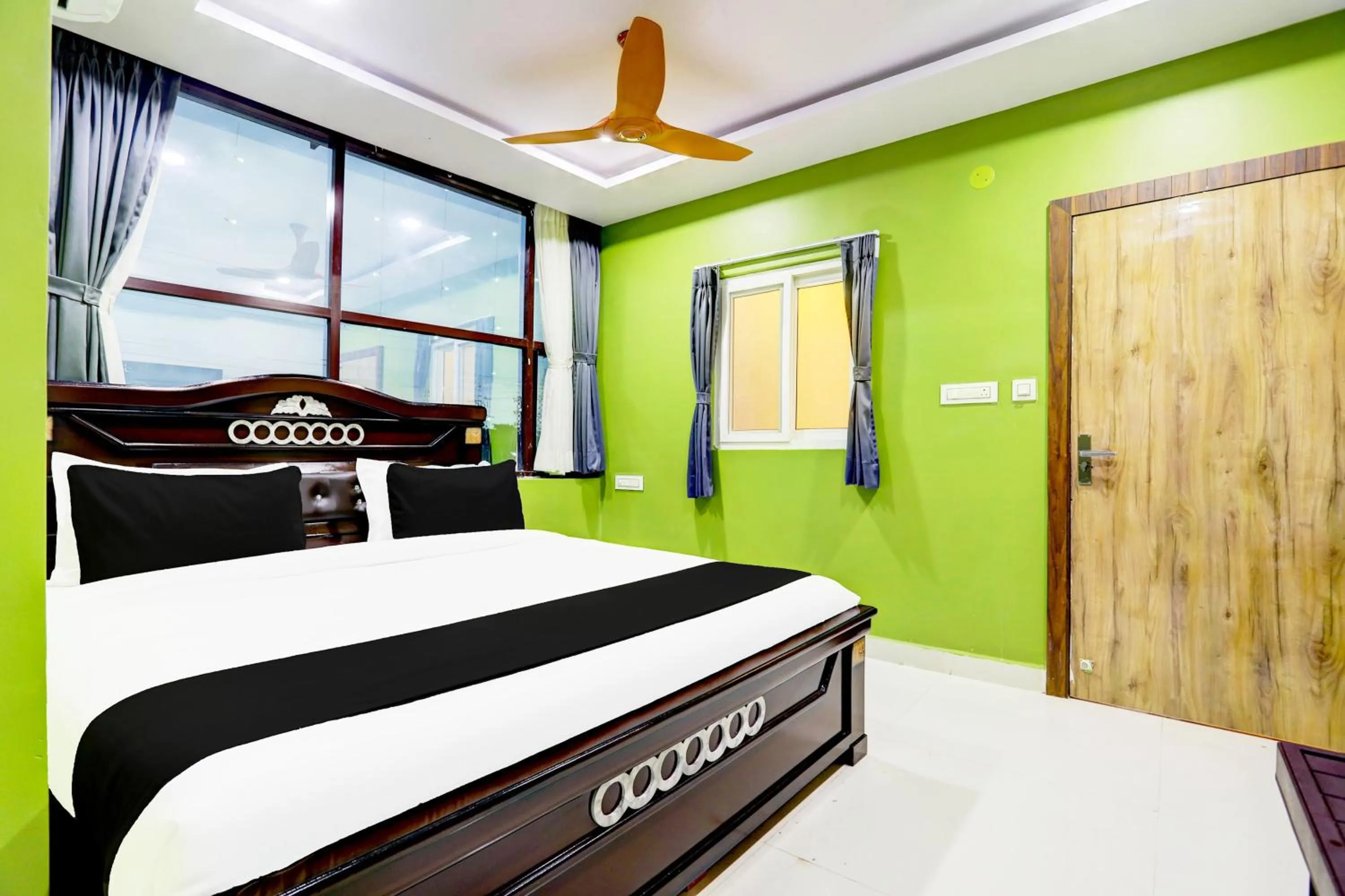 Bedroom in Hotel O Savoy Grand