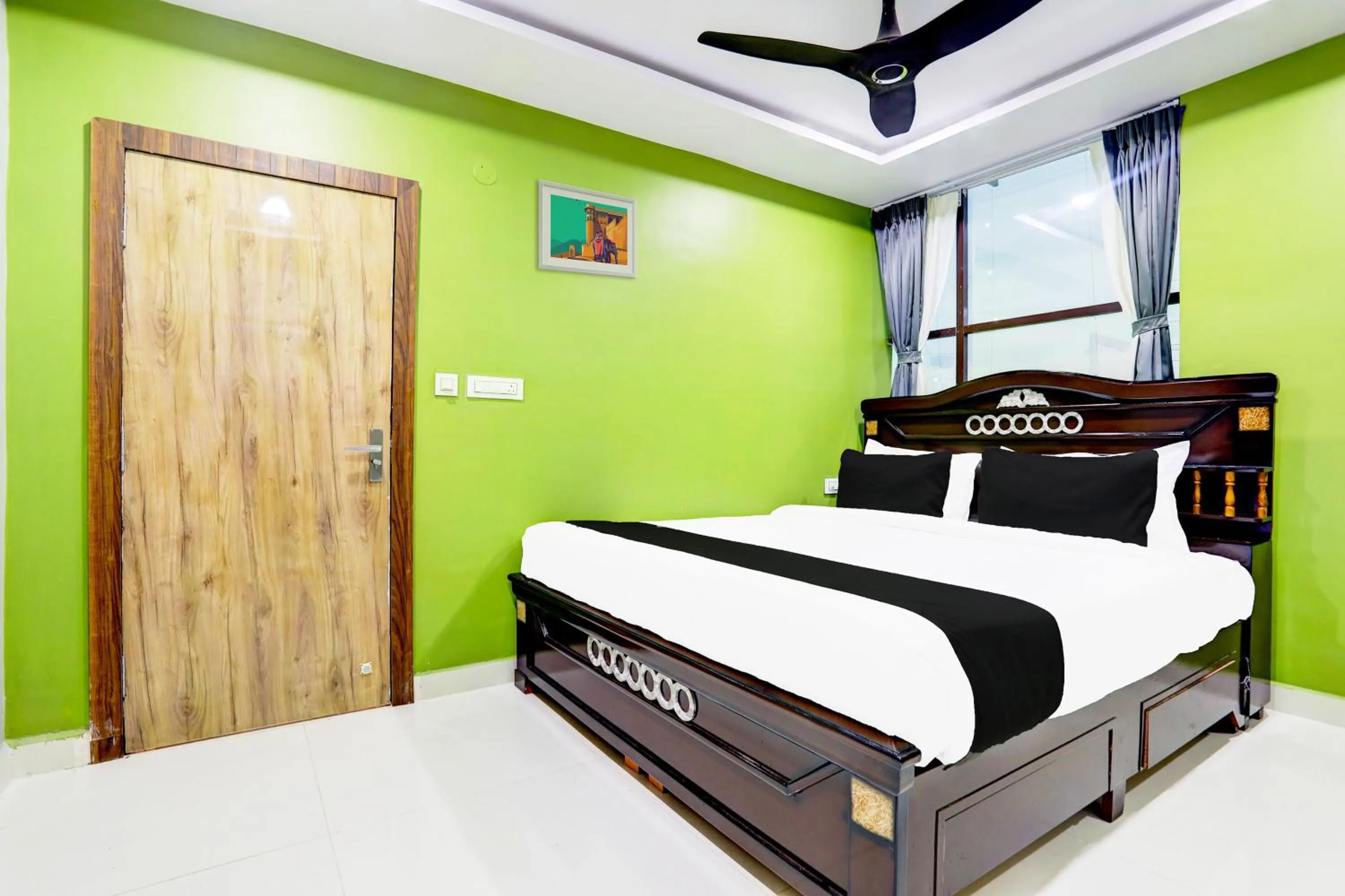 Bedroom in Hotel O Savoy Grand