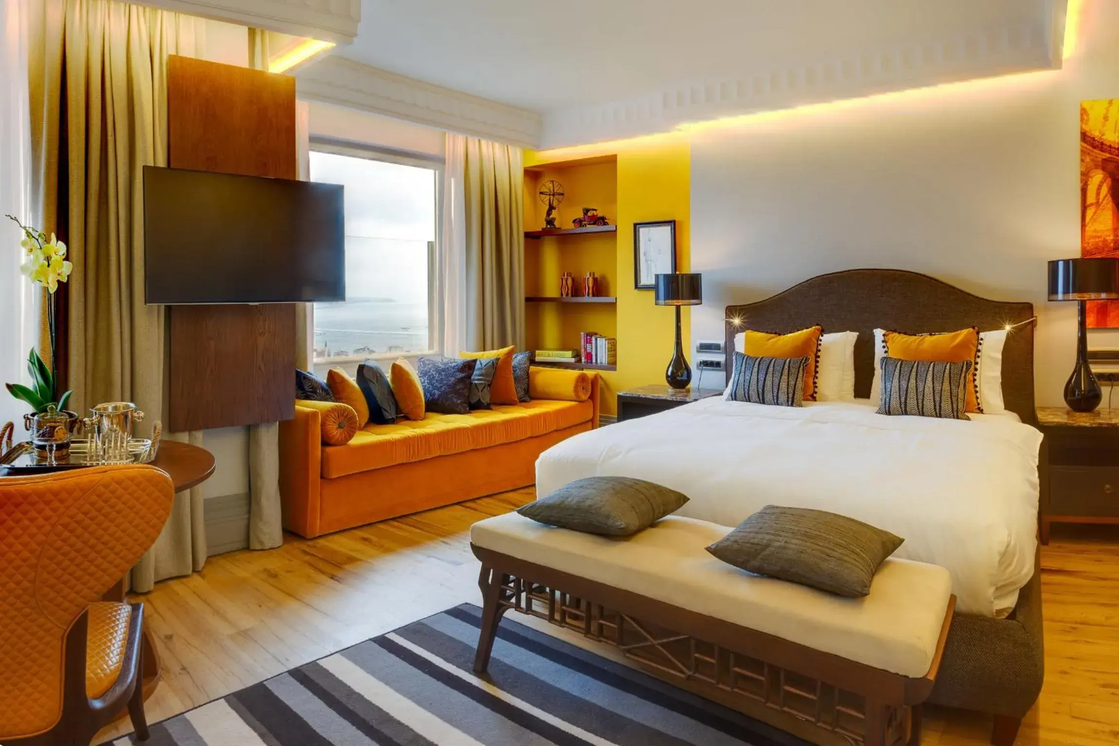 Living room, Bed in Ravouna 1906 Bosphorus Istanbul Living room, Bed in Ravouna 1906 Bosphorus Istanbul