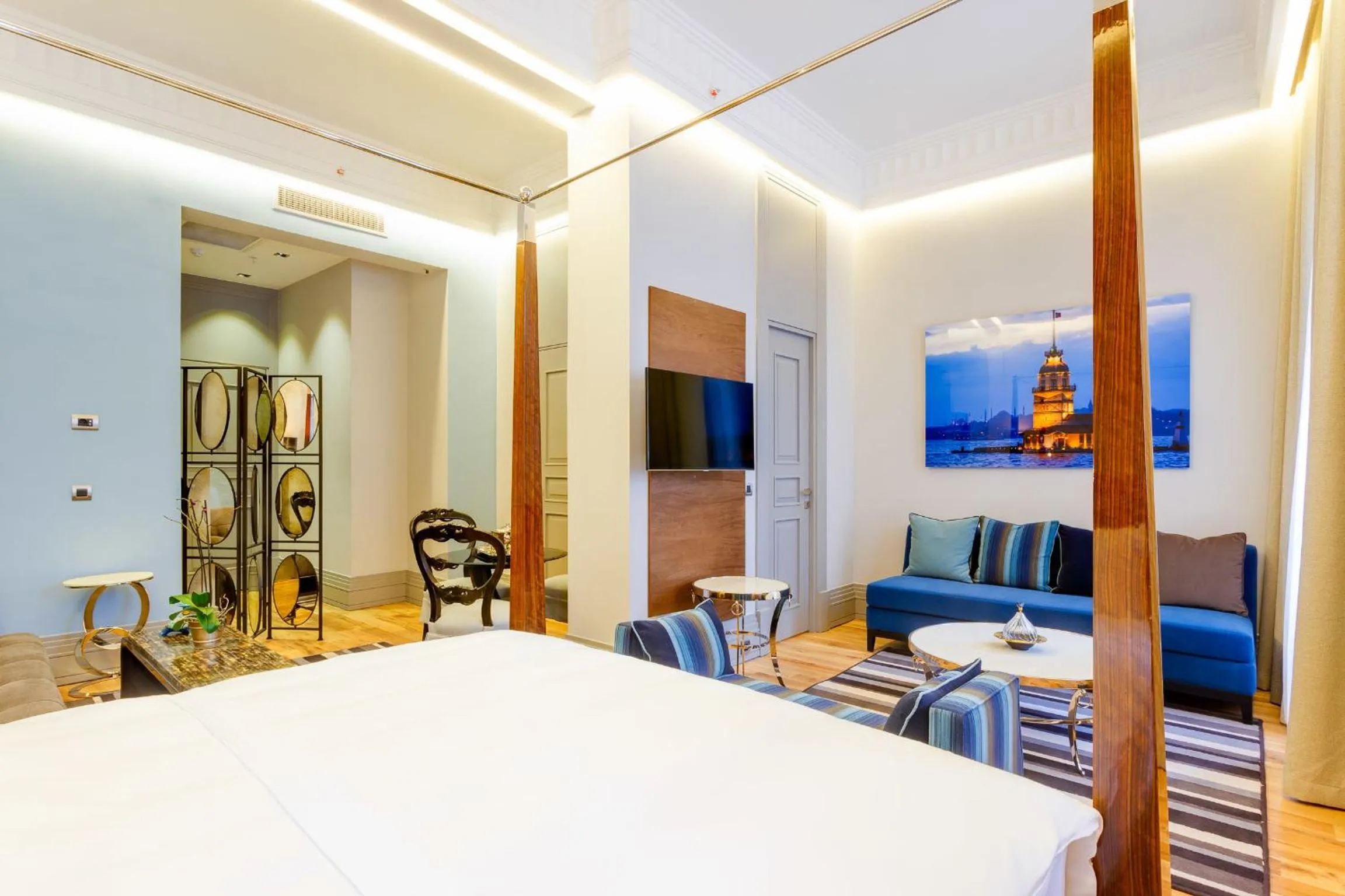 TV and multimedia, Bed in Ravouna 1906 Bosphorus Istanbul