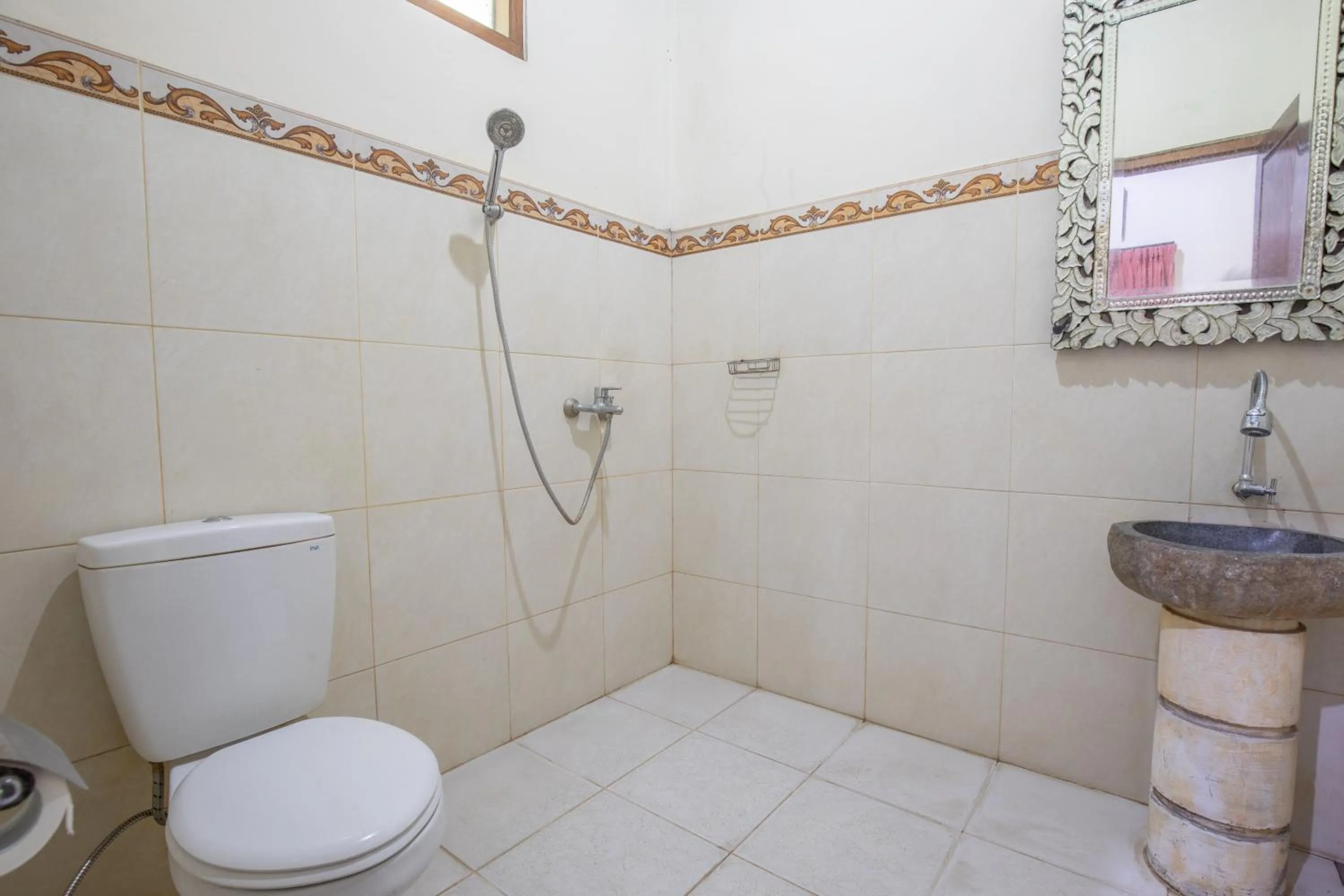 Bathroom in Pondok Gajah Hotel