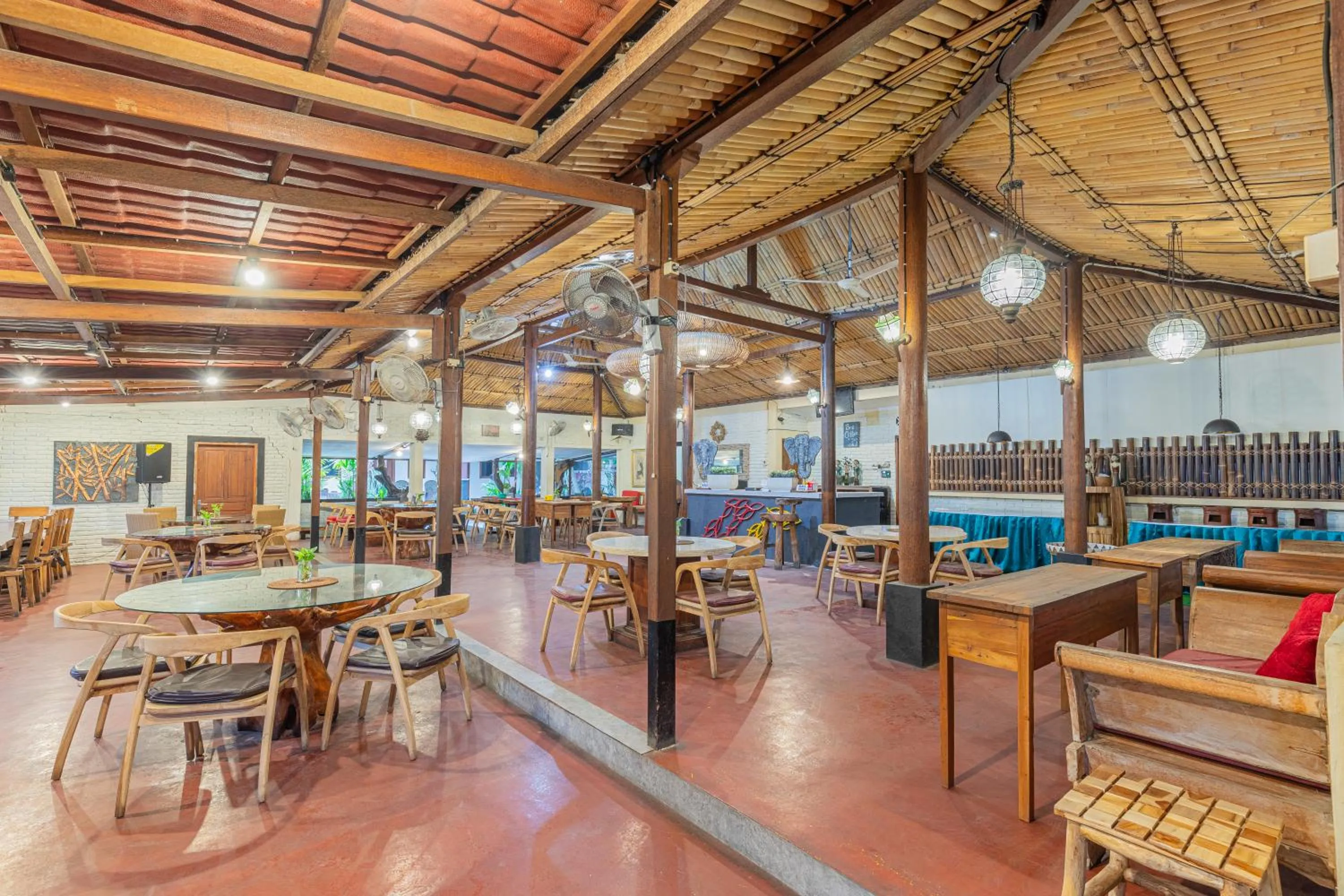 Restaurant/places to eat in Pondok Gajah Hotel