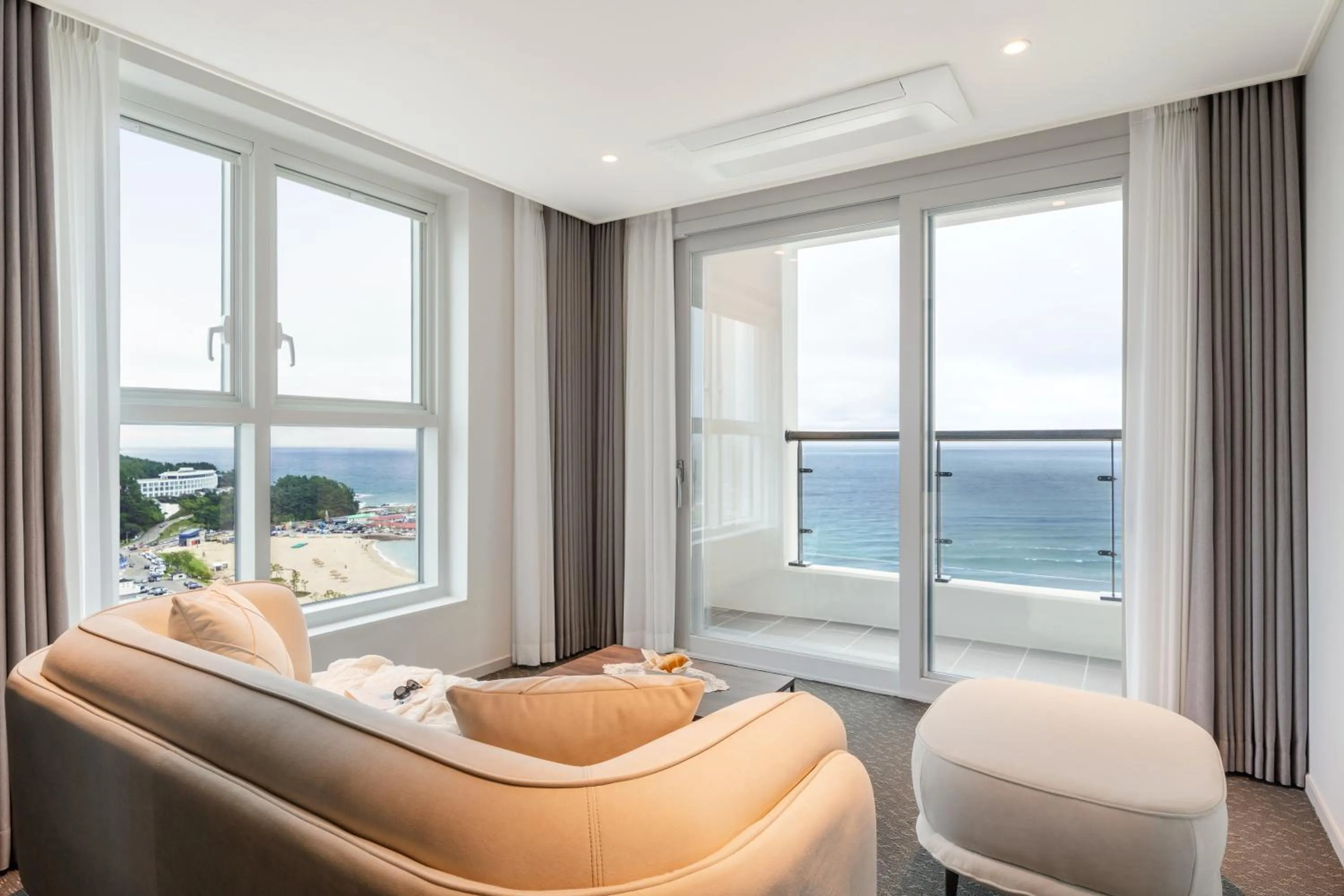 Living room in Urbanstay Naksan Beach