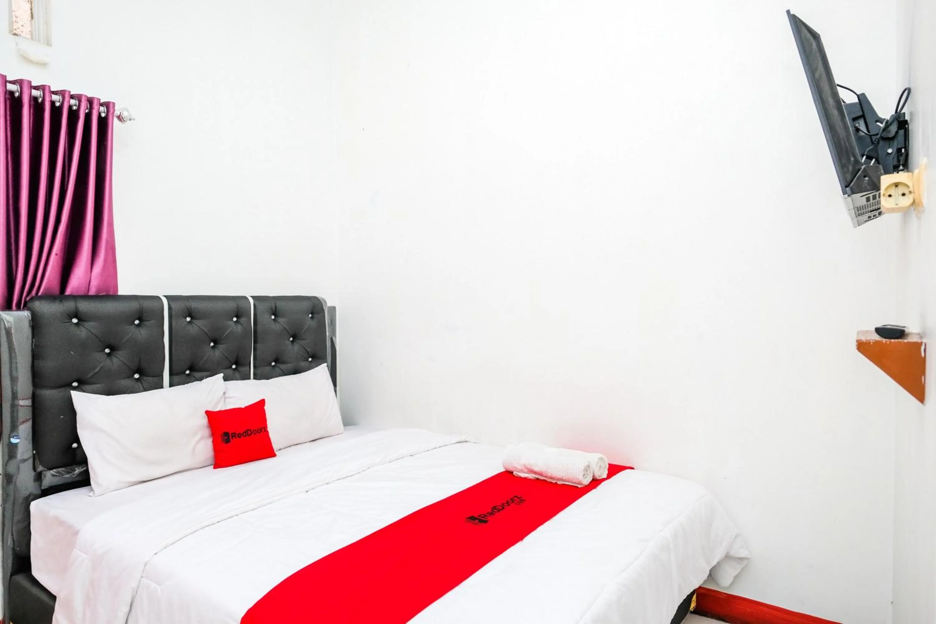 RedDoorz Syariah near Alun Alun Wonosobo 4