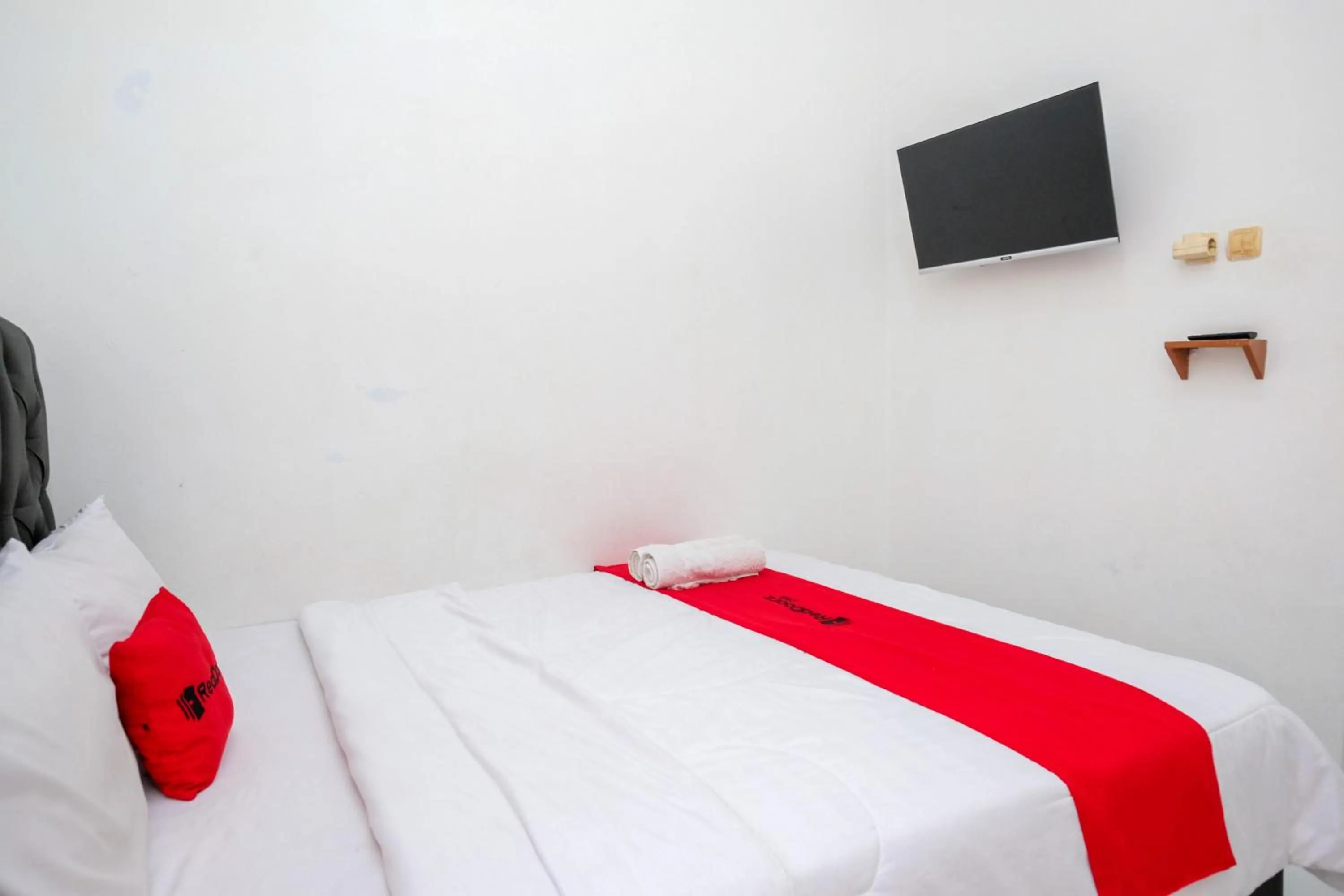 RedDoorz Syariah near Alun Alun Wonosobo 4