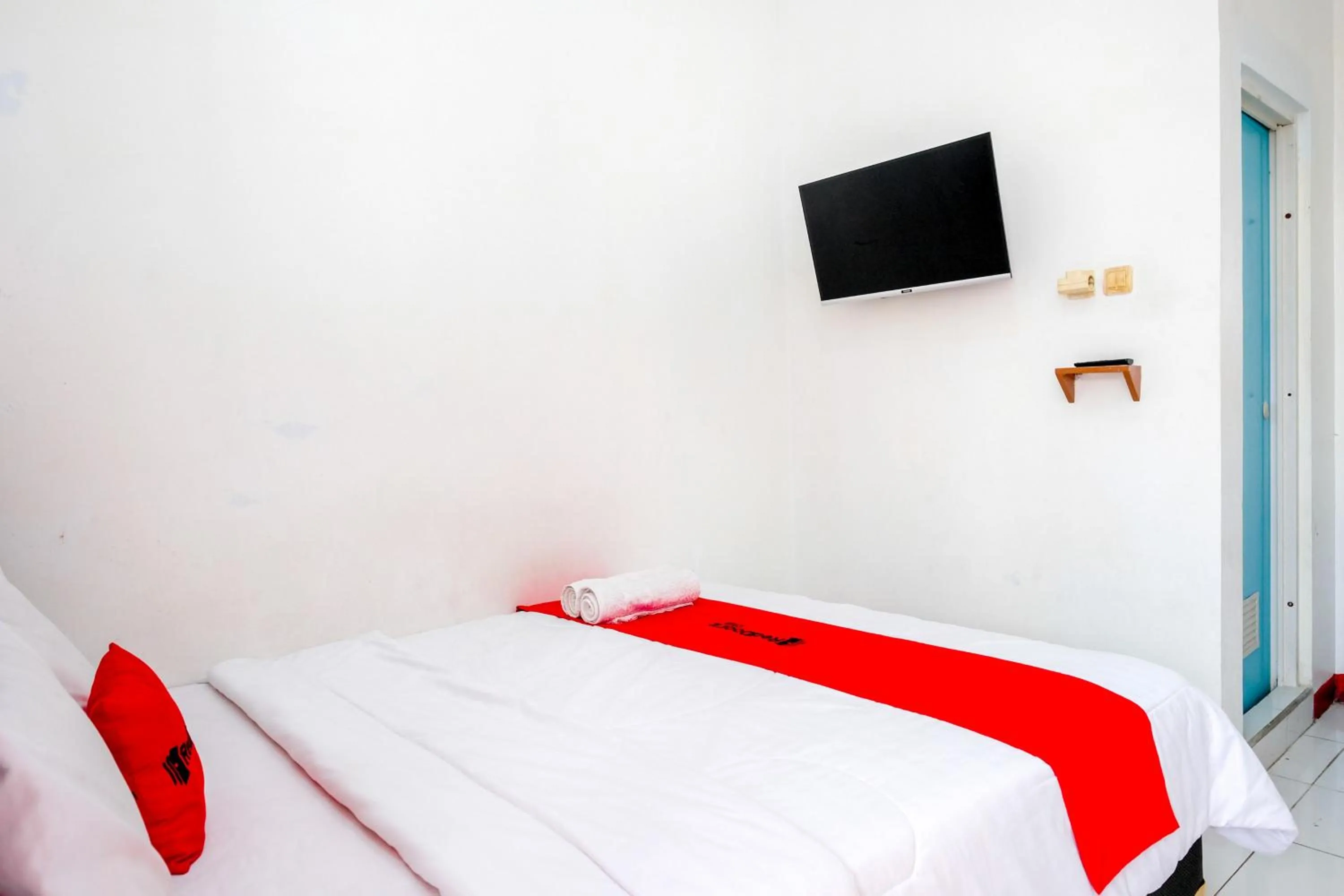 RedDoorz Syariah near Alun Alun Wonosobo 4