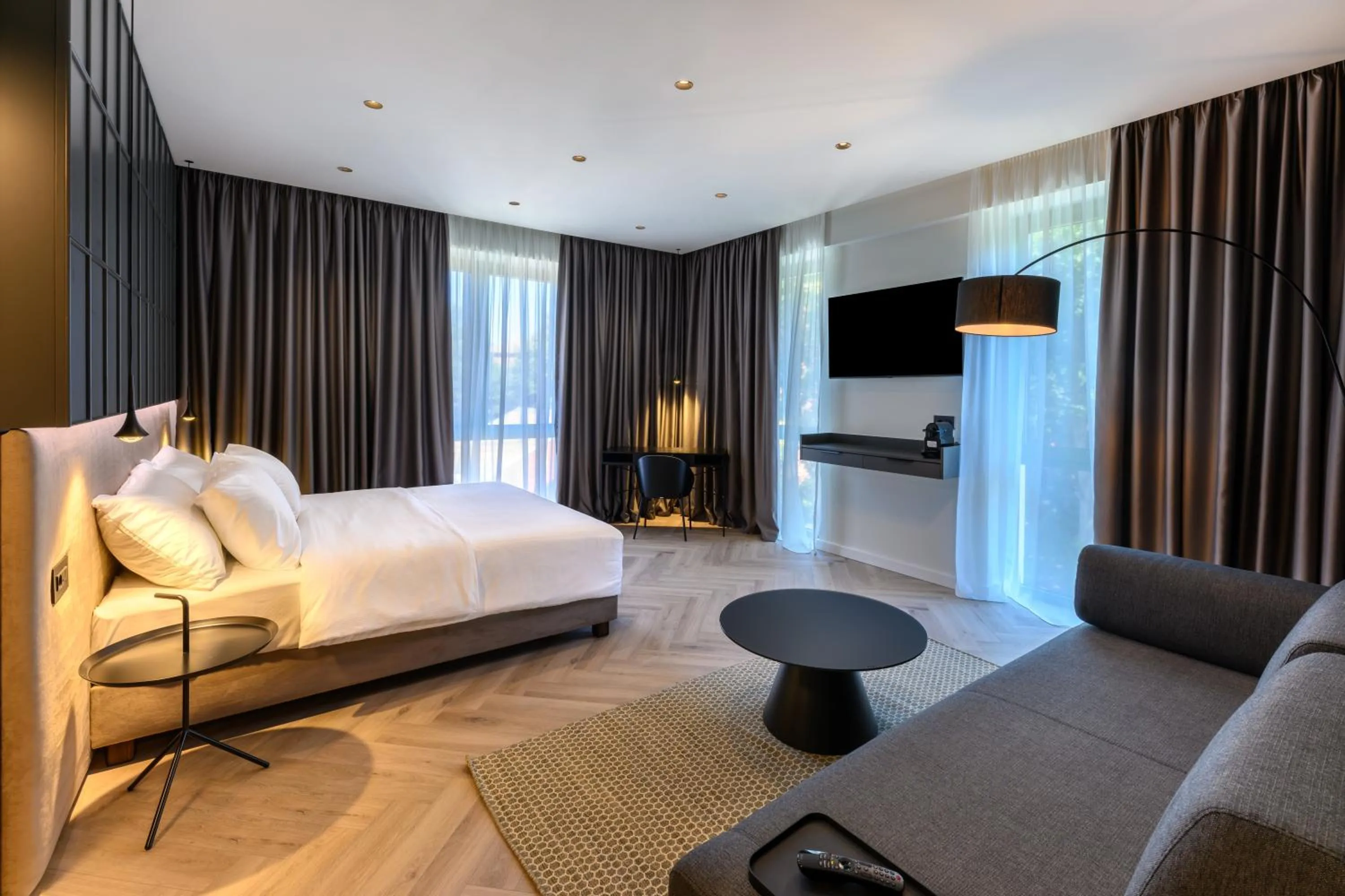 TV and multimedia, Bed in Luna Residence Villa