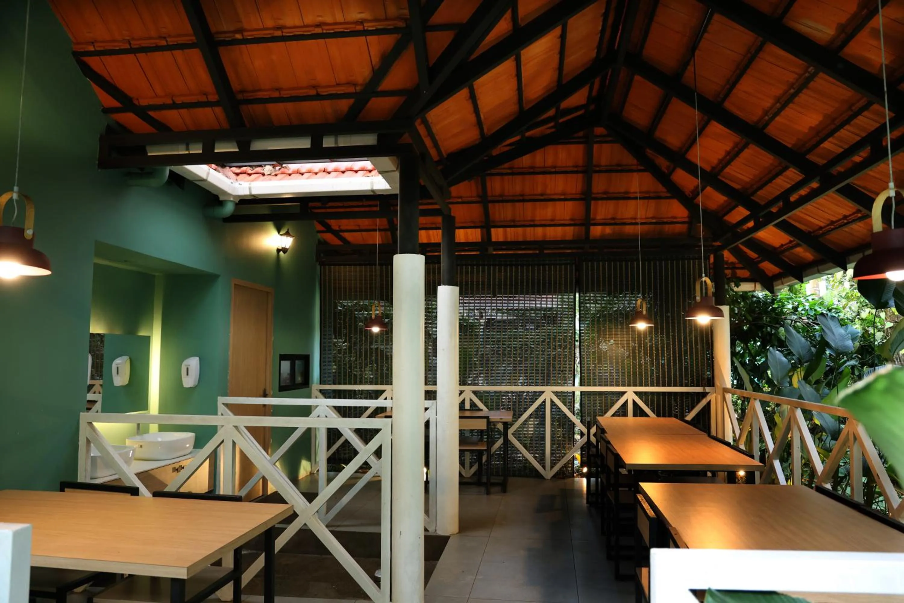 Restaurant/places to eat in Bay View Suites, Vythiri, Wayanad