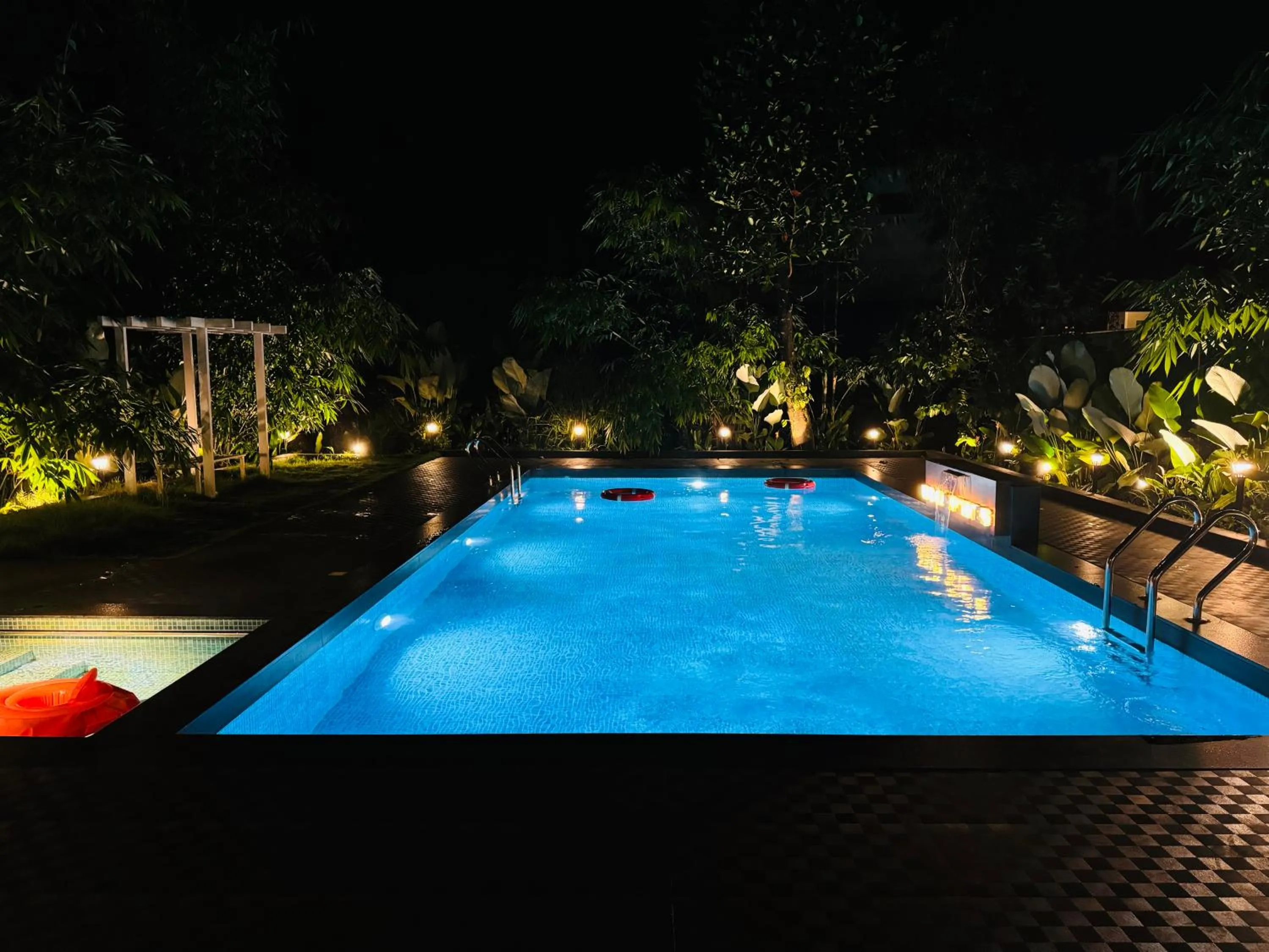 Swimming pool in Bay View Suites, Vythiri, Wayanad
