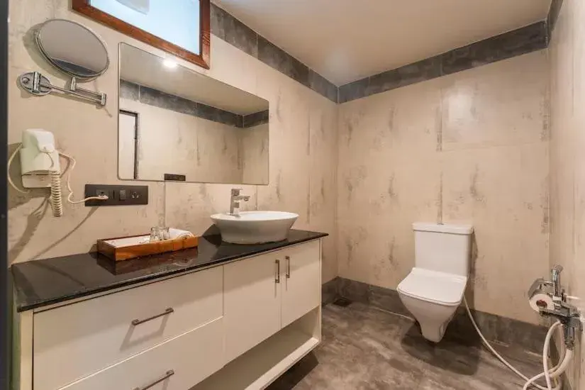 Bathroom in Foxoso La Beach Resort & Spa Bathroom in Foxoso La Beach Resort & Spa