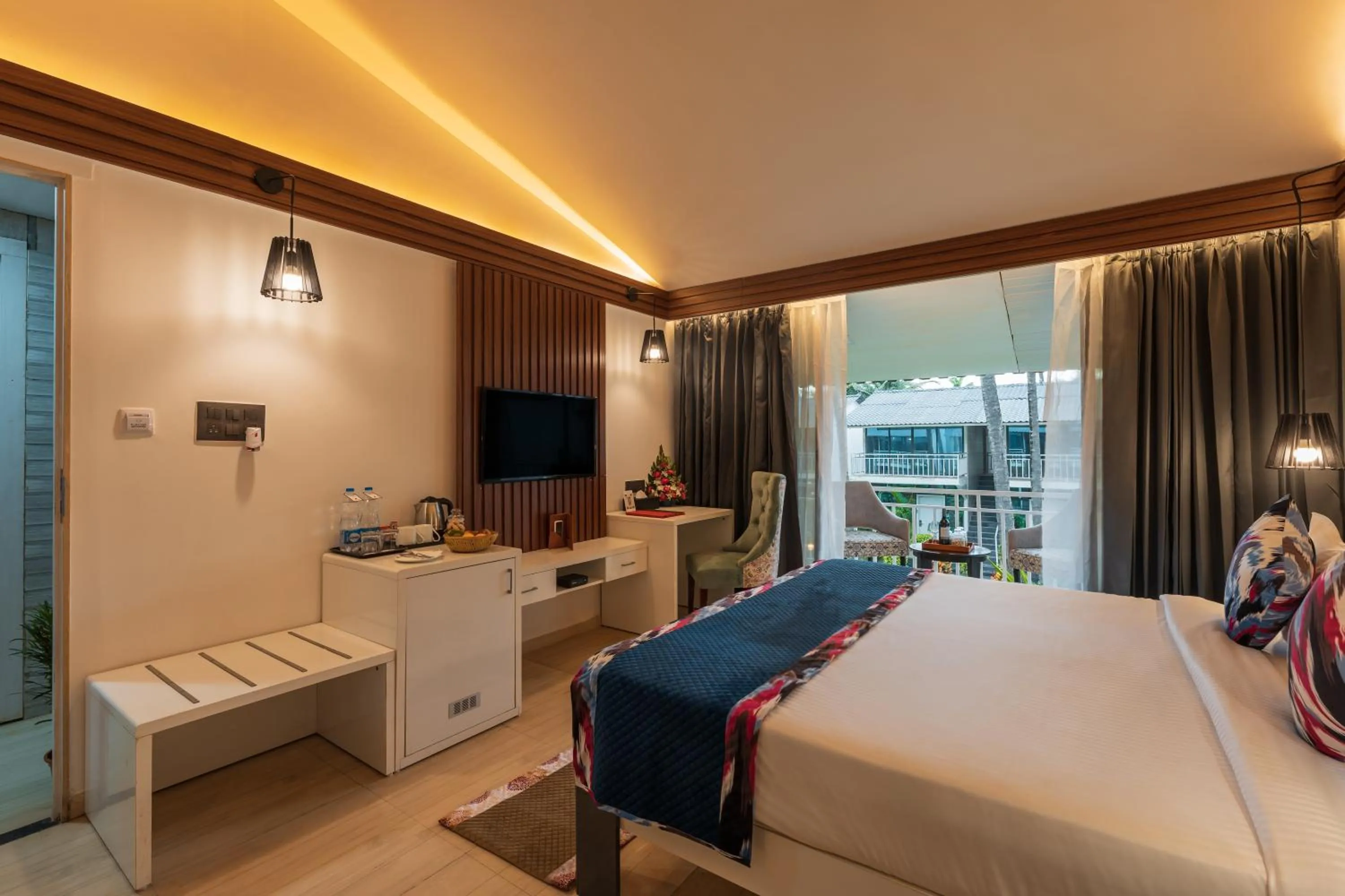 Bed in Foxoso La Beach Resort & Spa