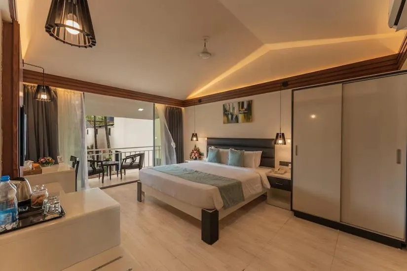 Bed in Foxoso La Beach Resort & Spa