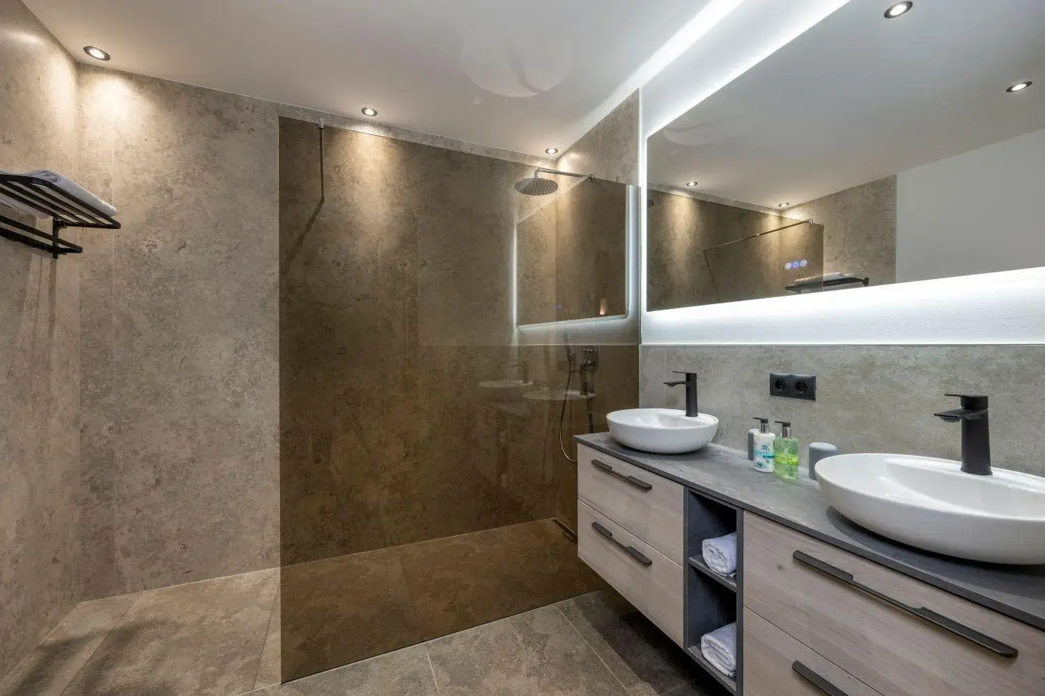 Bathroom in Goldhirsch Aparthotel Bathroom in Goldhirsch Aparthotel