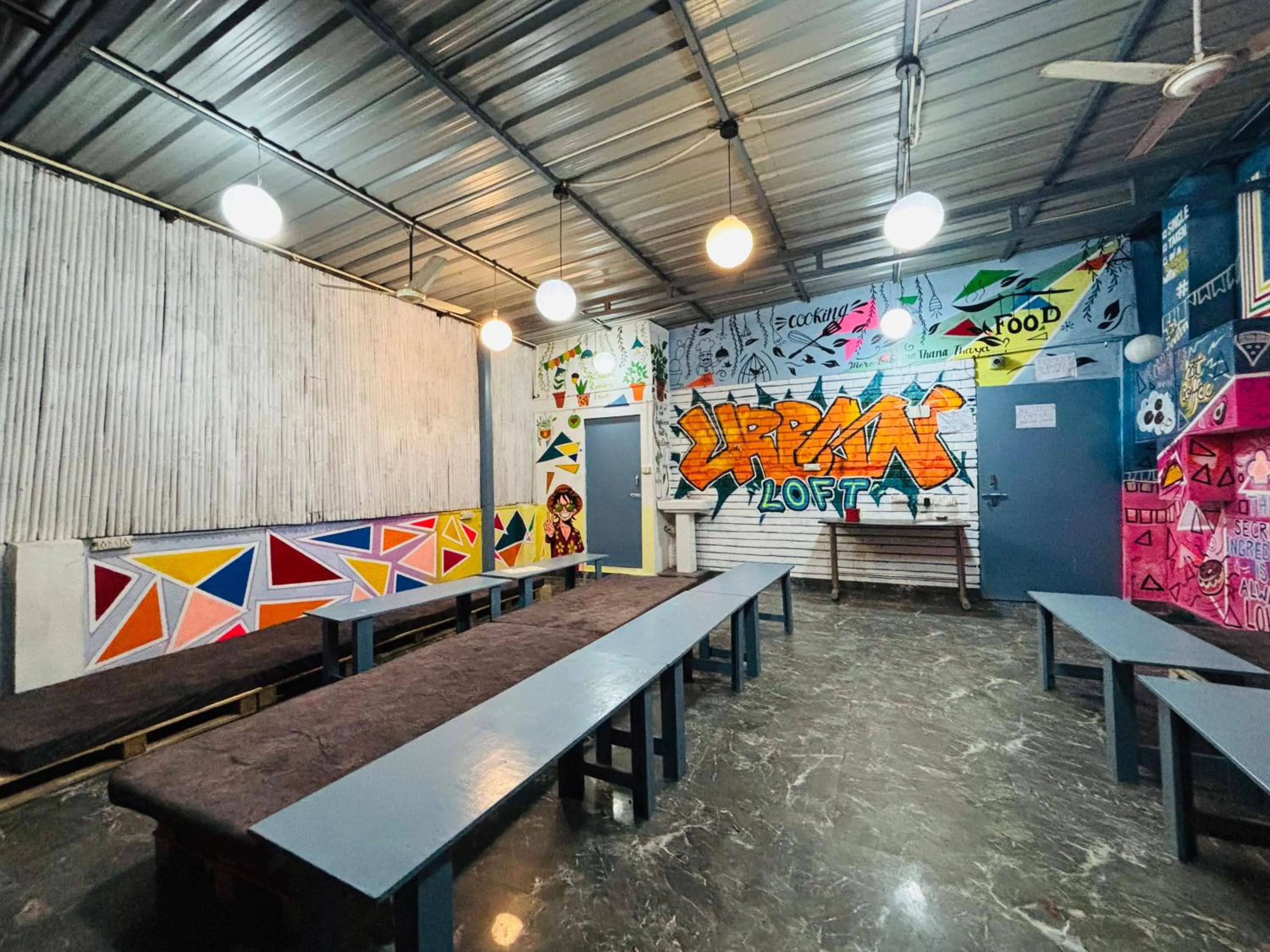 Restaurant/places to eat in Urban Loft Hostel