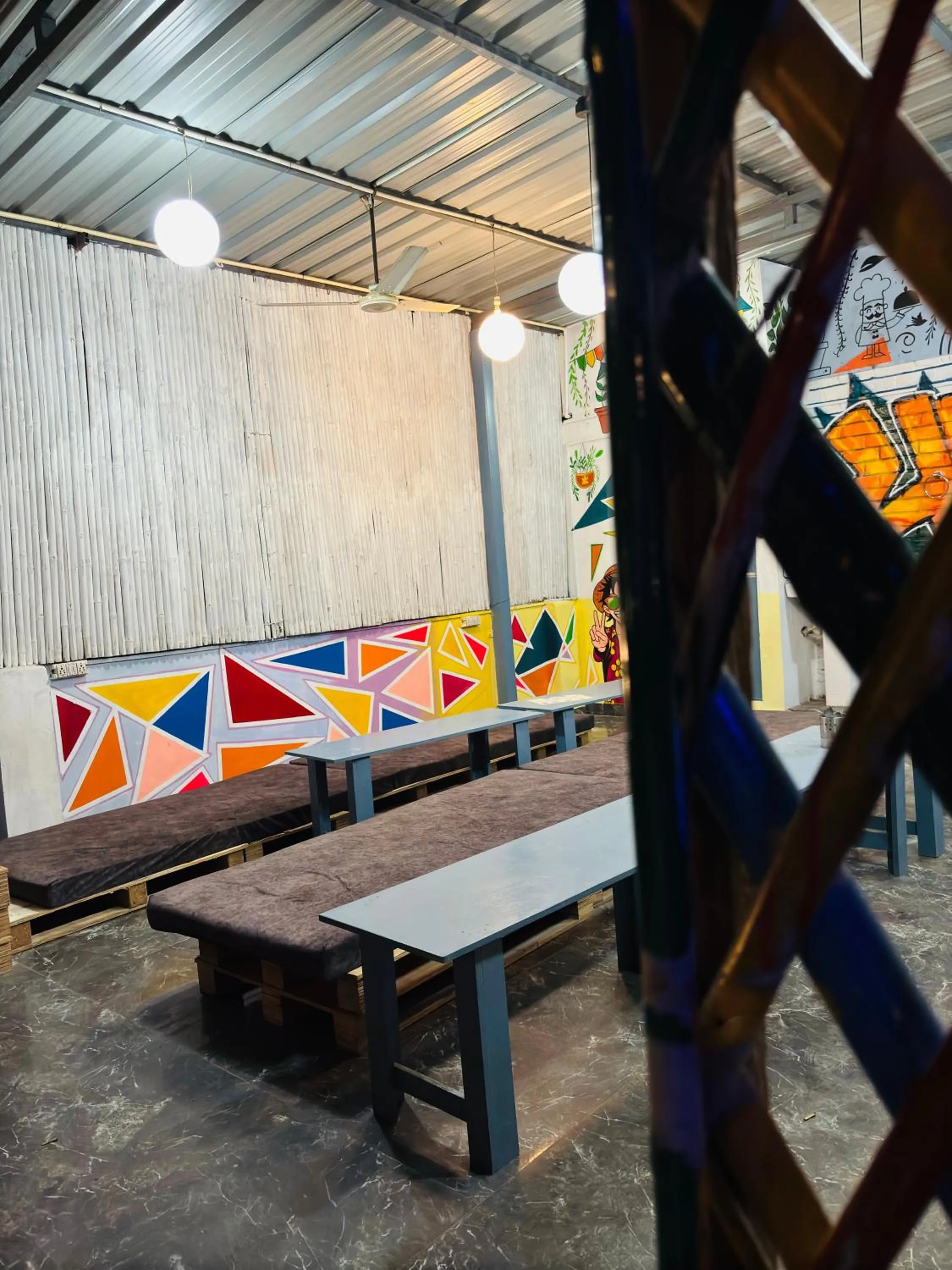 Restaurant/places to eat in Urban Loft Hostel