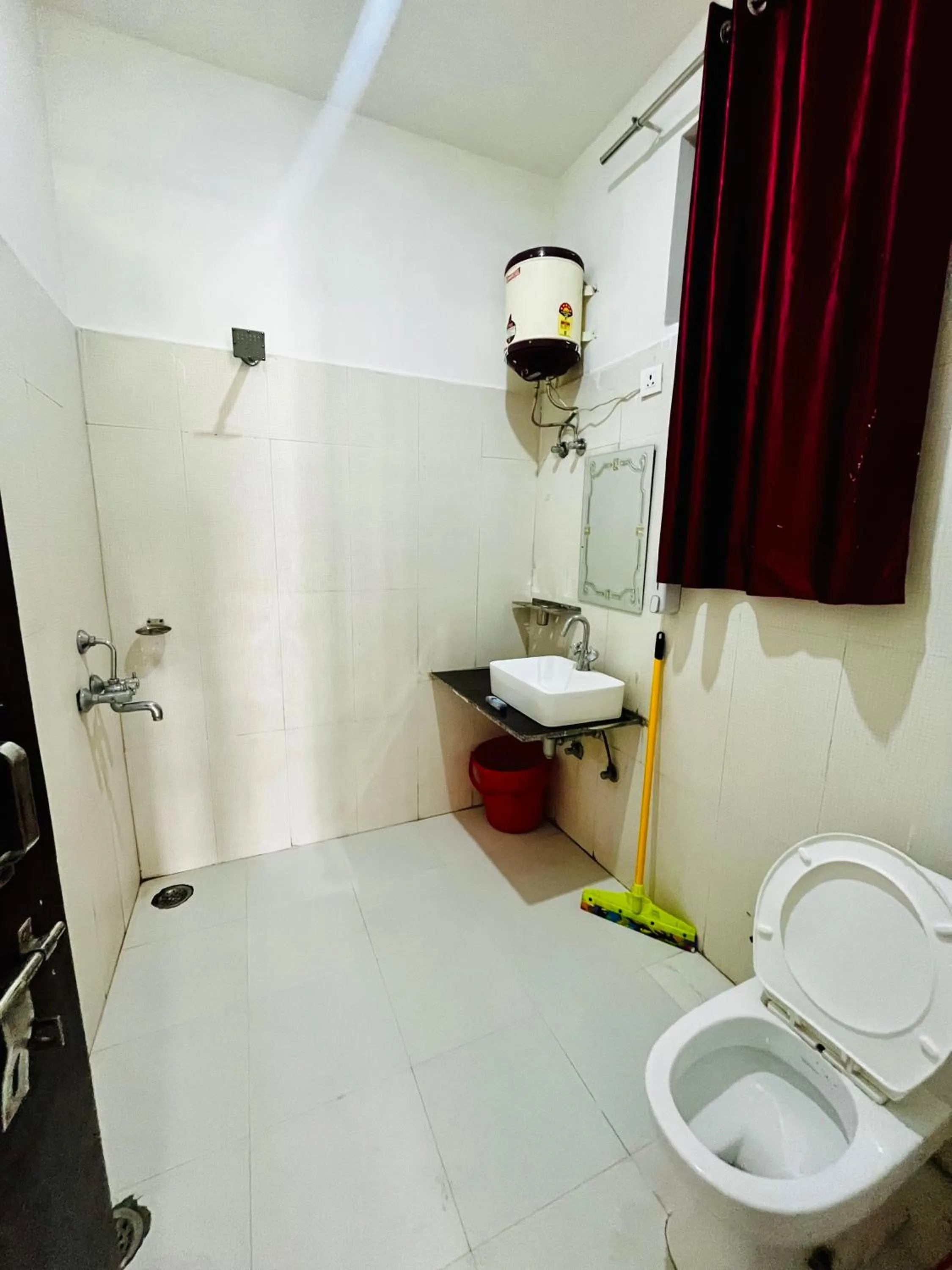 Toilet in Urban Loft Hostel