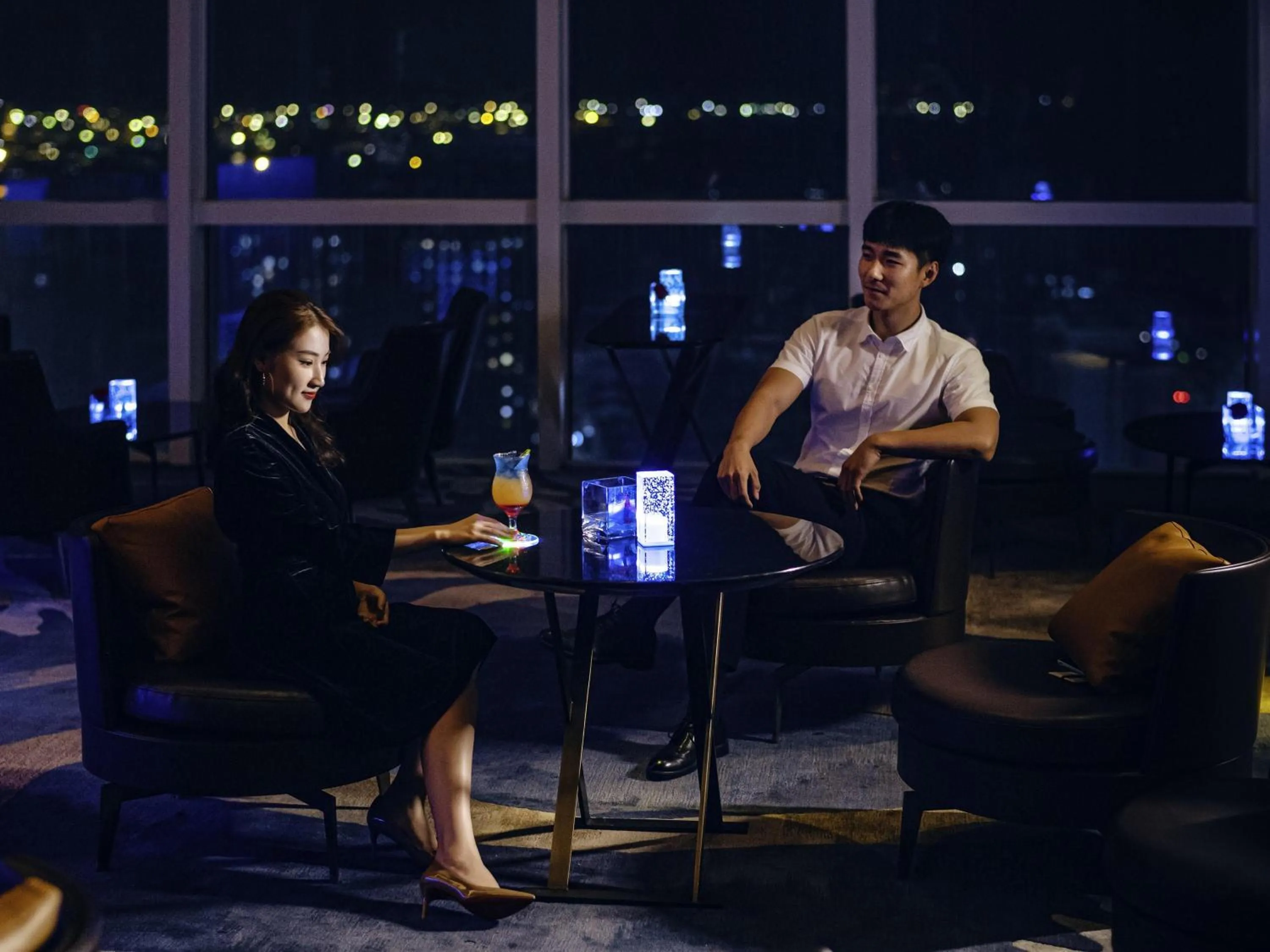 Lounge or bar in Pullman Yantai Center