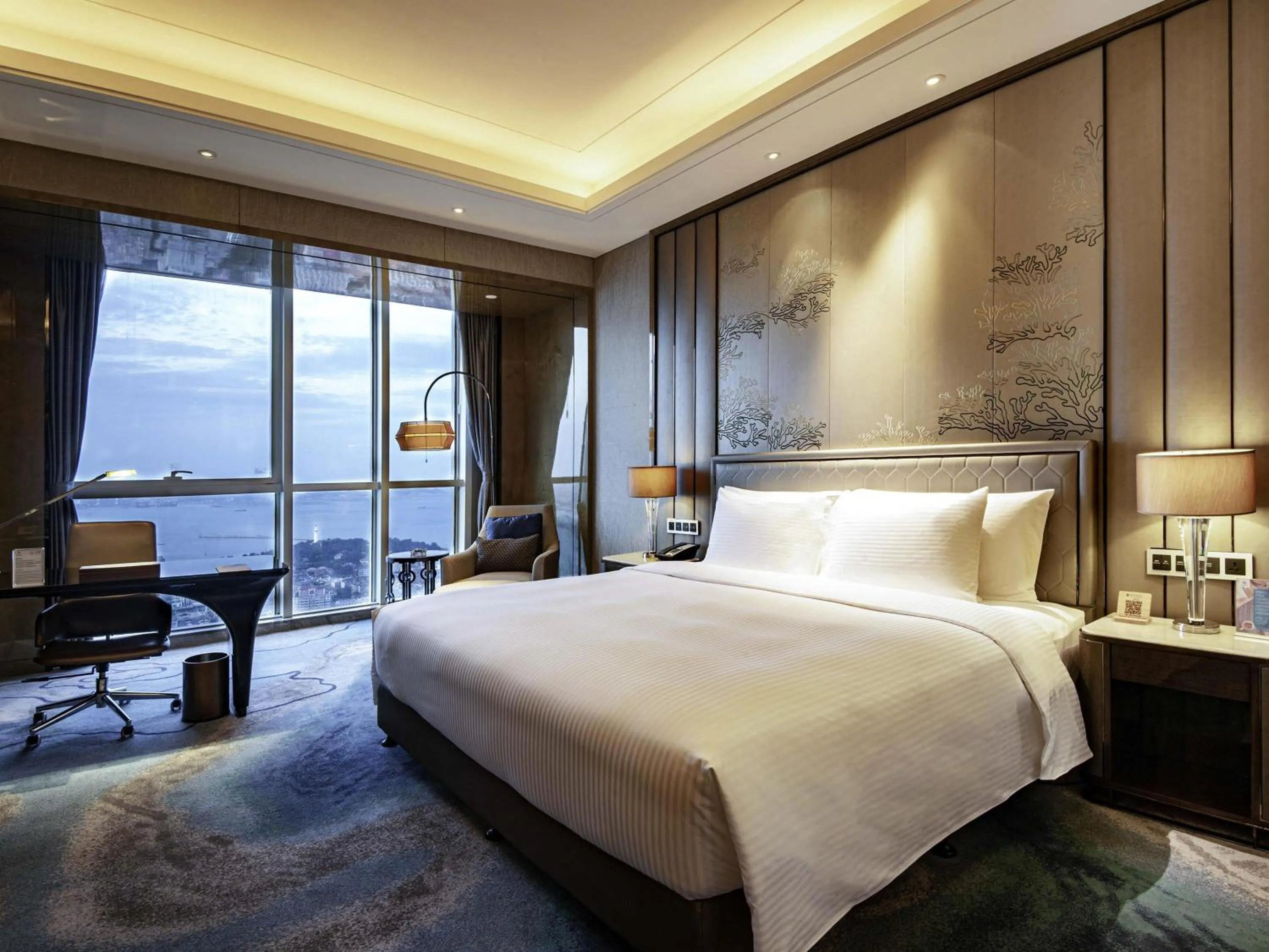Bedroom, Bed in Pullman Yantai Center