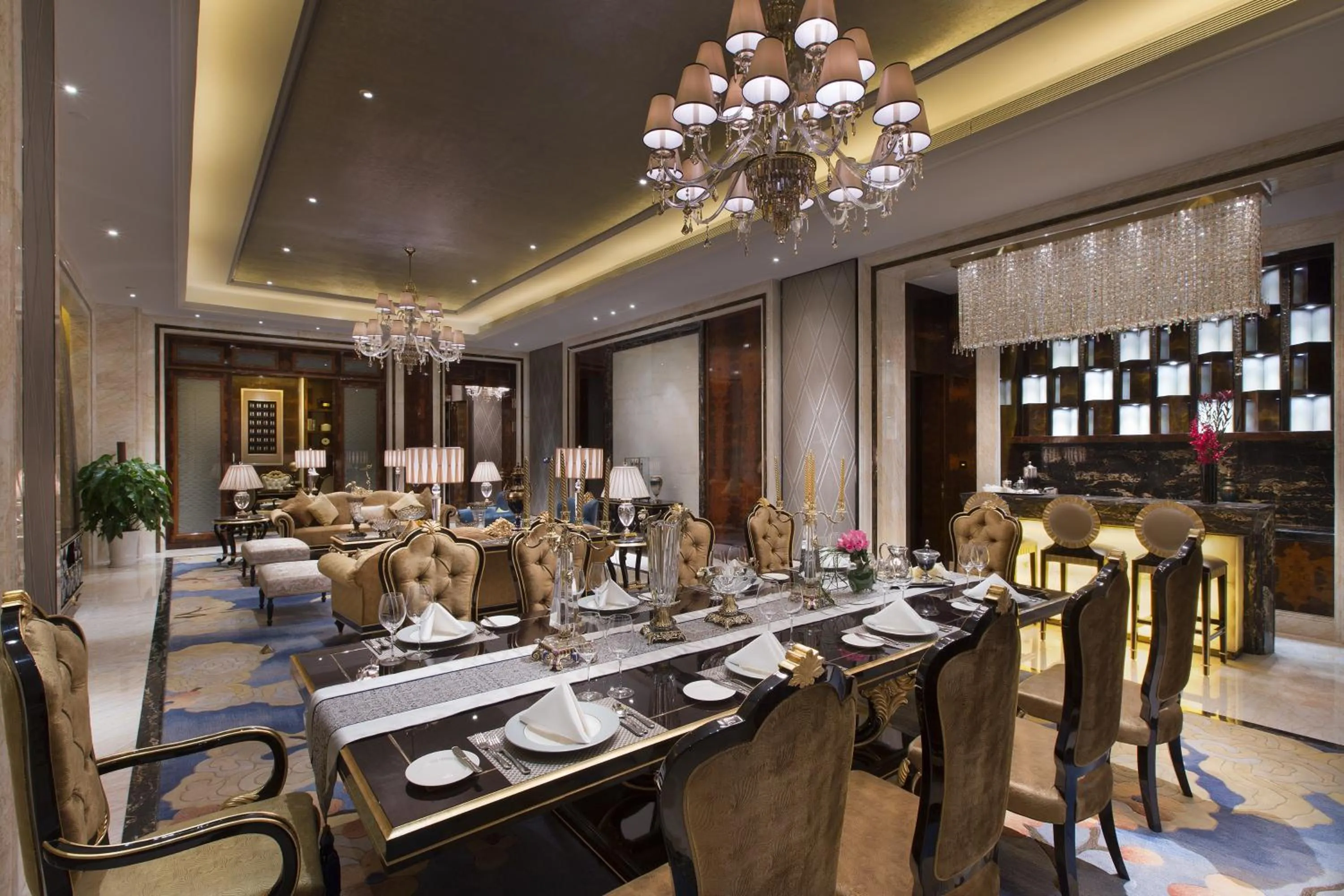 Restaurant/places to eat in Pullman Yantai Center