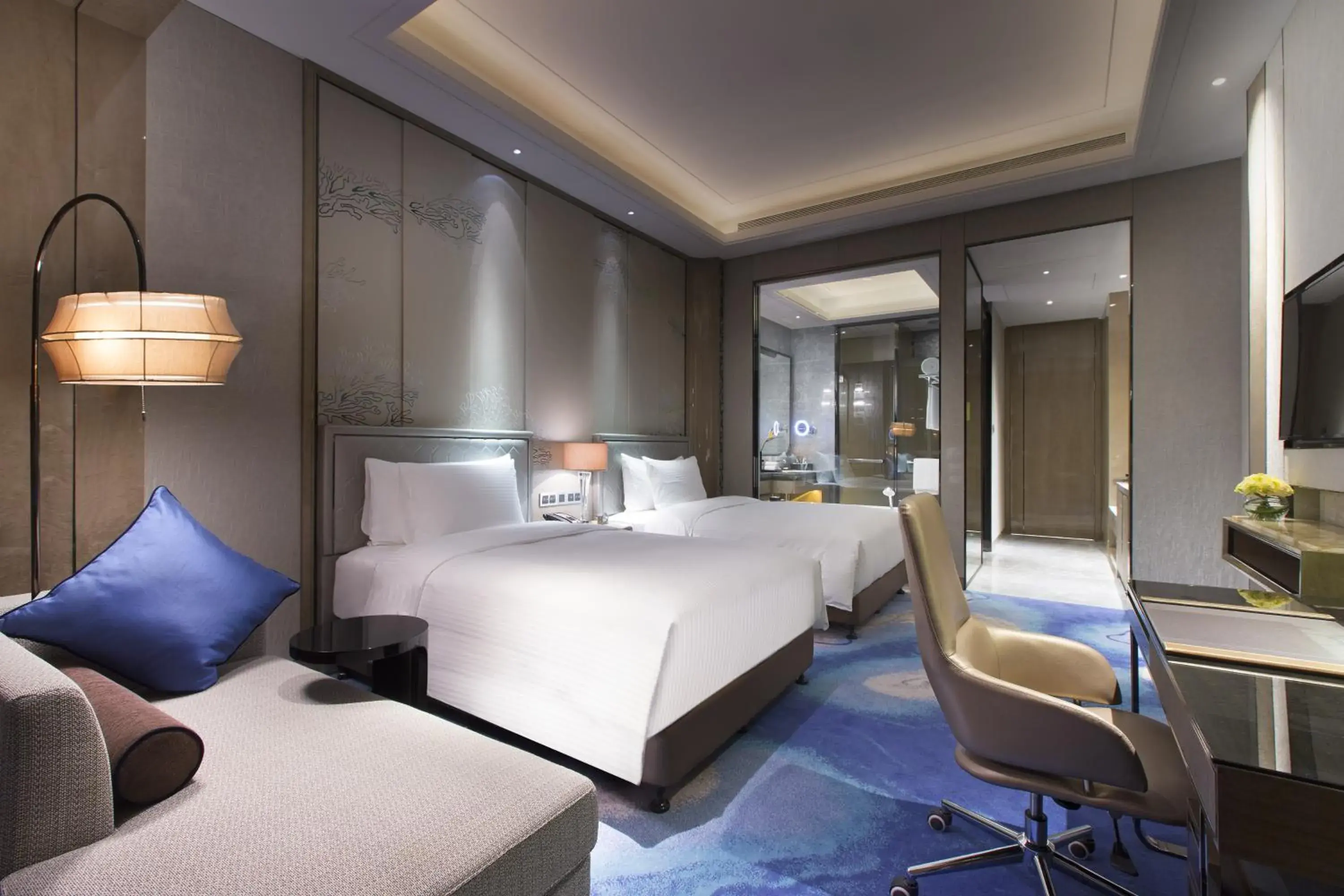 Photo of the whole room, Bed in Pullman Yantai Center Photo of the whole room, Bed in Pullman Yantai Center