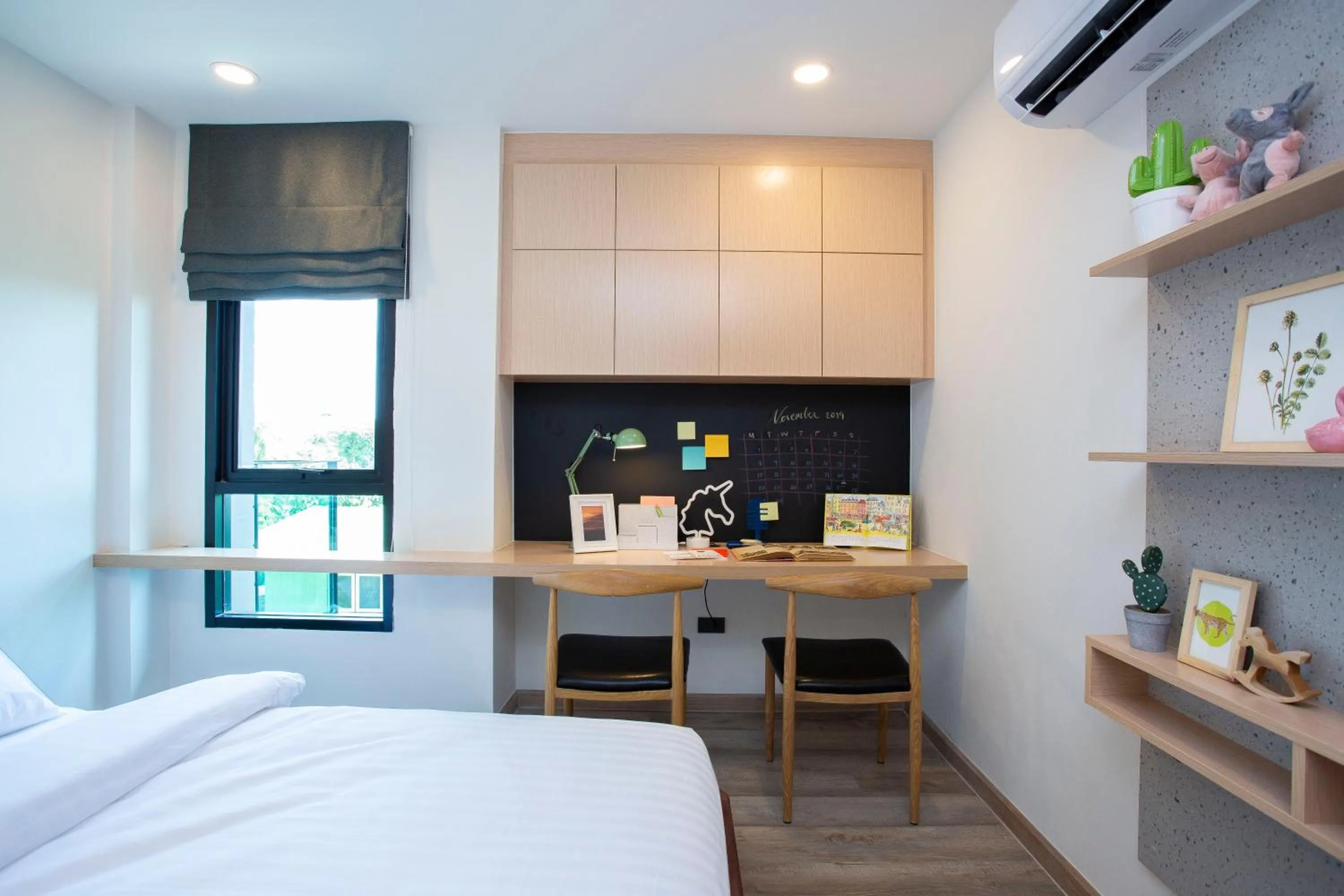 Bedroom, Bed in Parrish Serviced Apartment