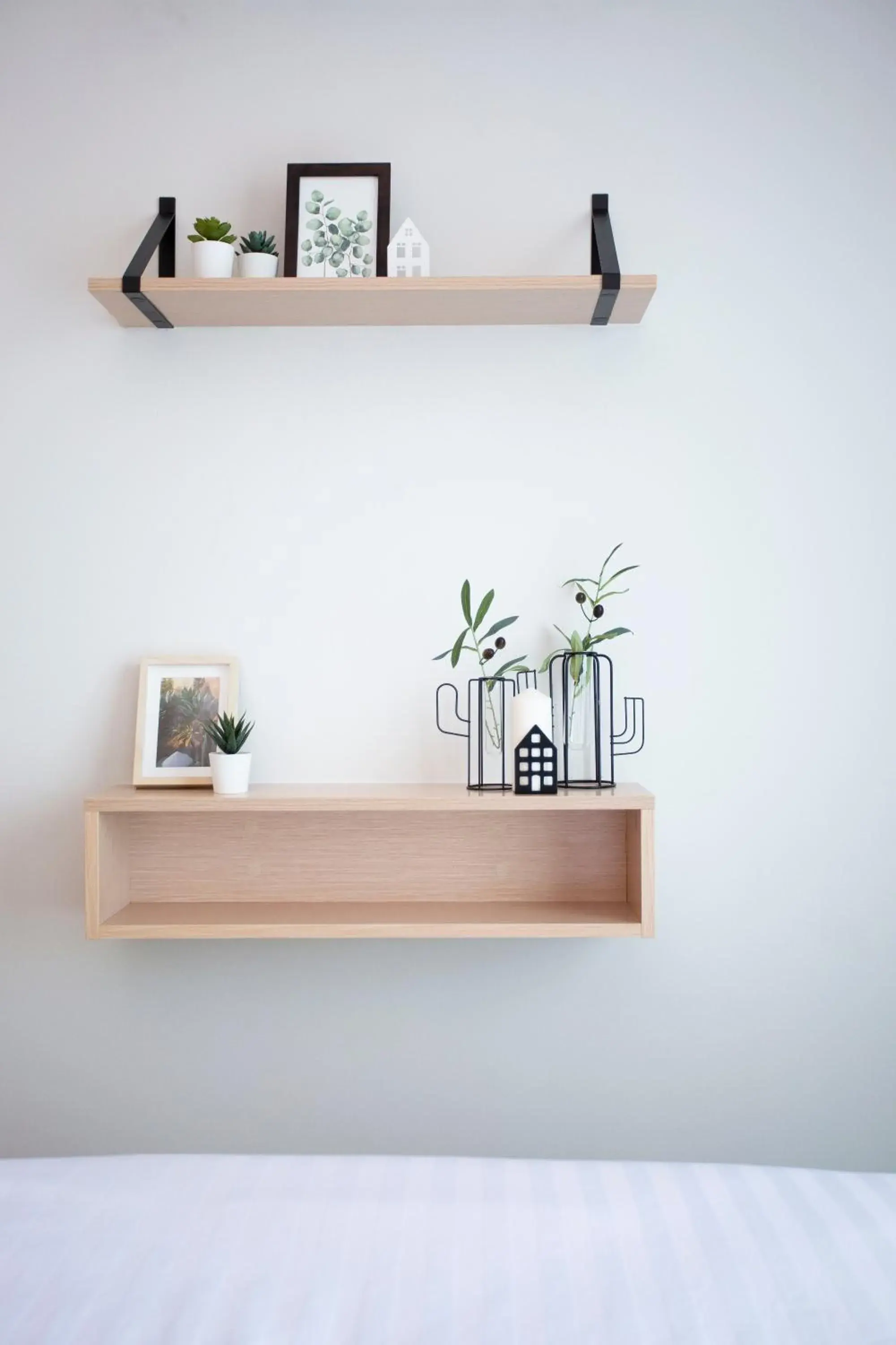 Decorative detail, Bed in Parrish Serviced Apartment Decorative detail, Bed in Parrish Serviced Apartment