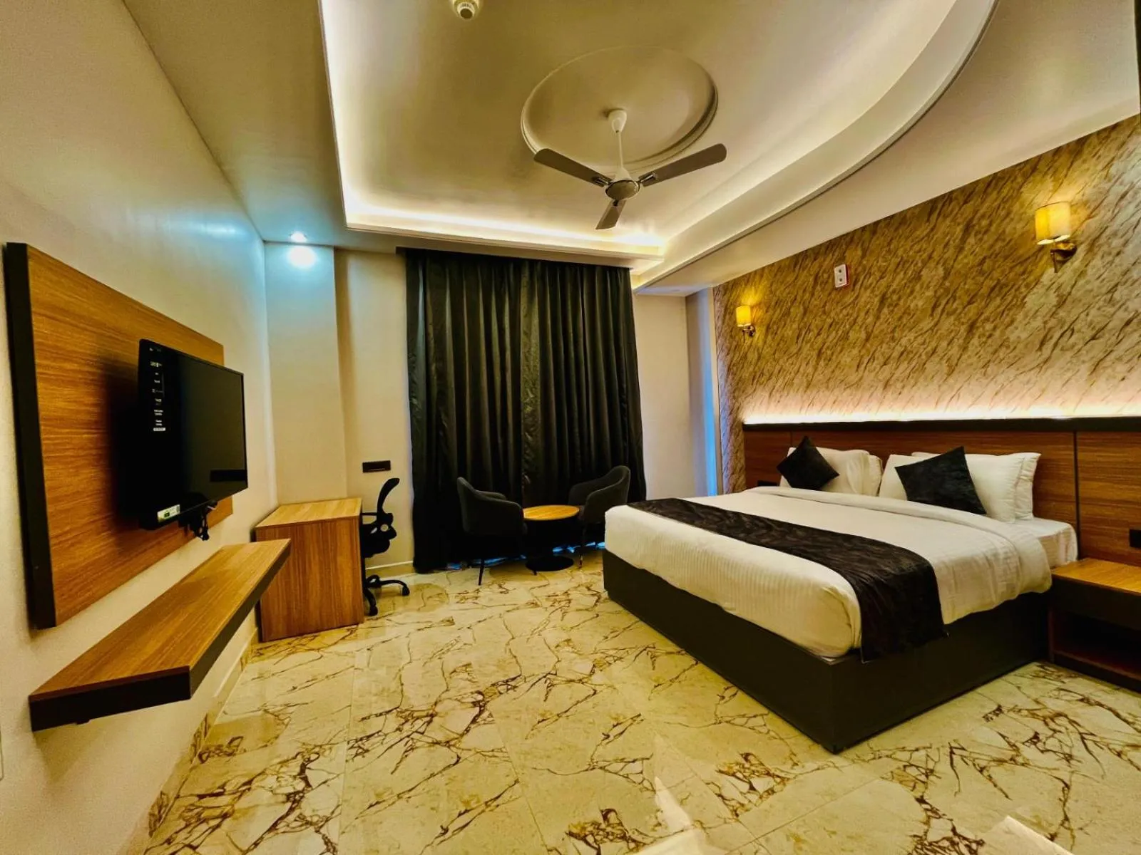 Superior Double Room in The Grand Oasis Hotel & Resort I Near India Expo Mart