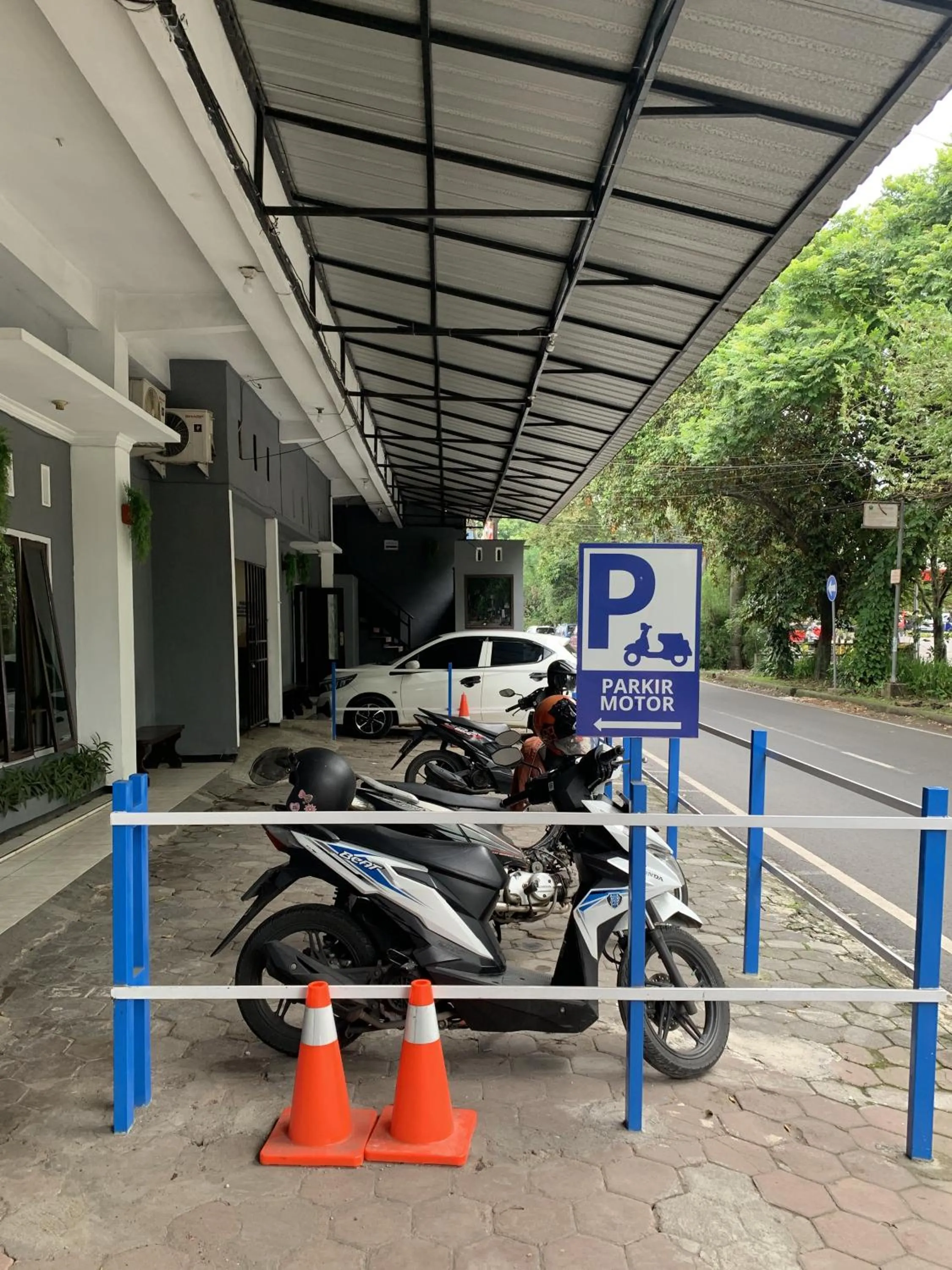 Street view in Sawojajar Inn