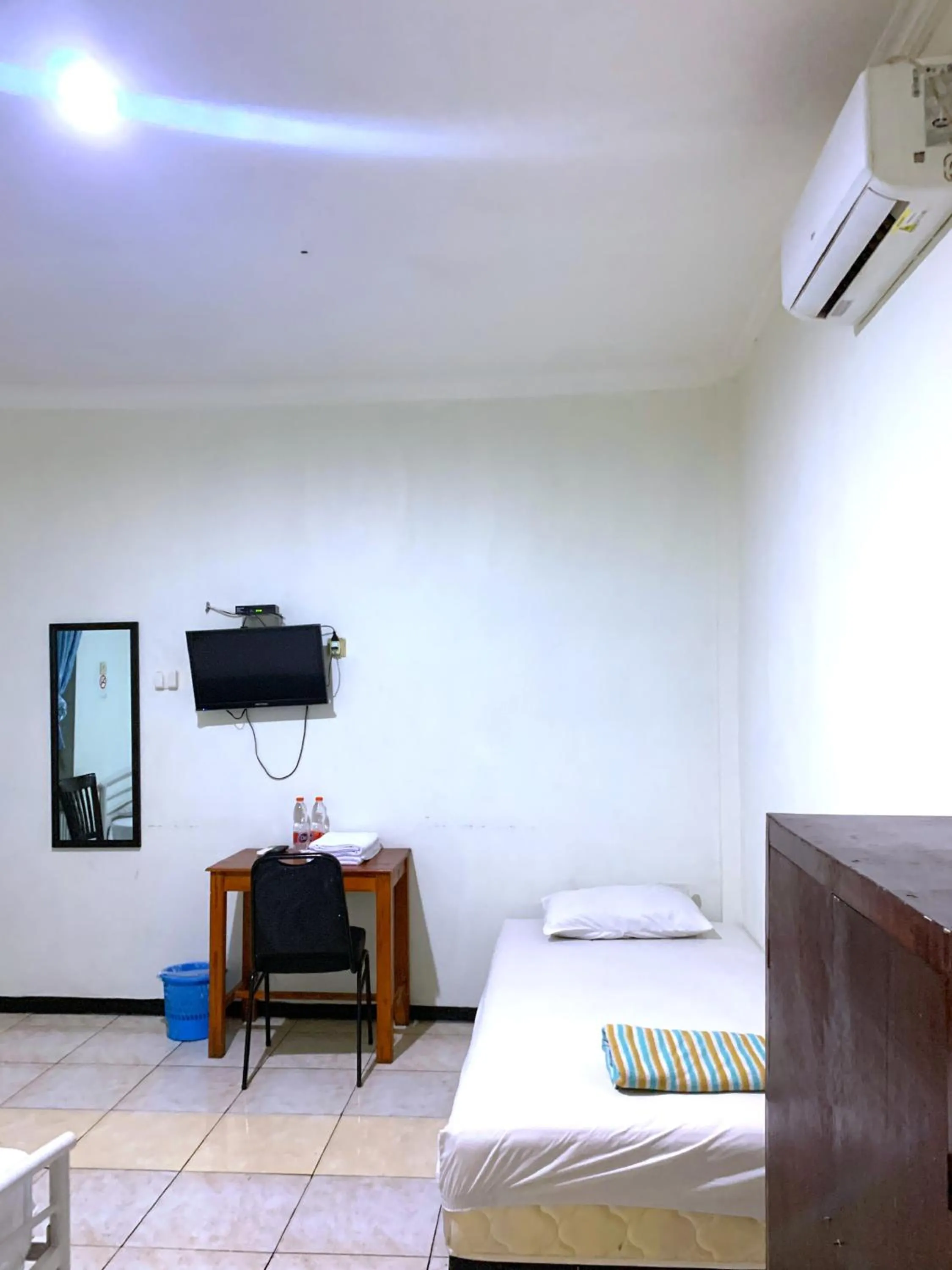 Bed in Sawojajar Inn