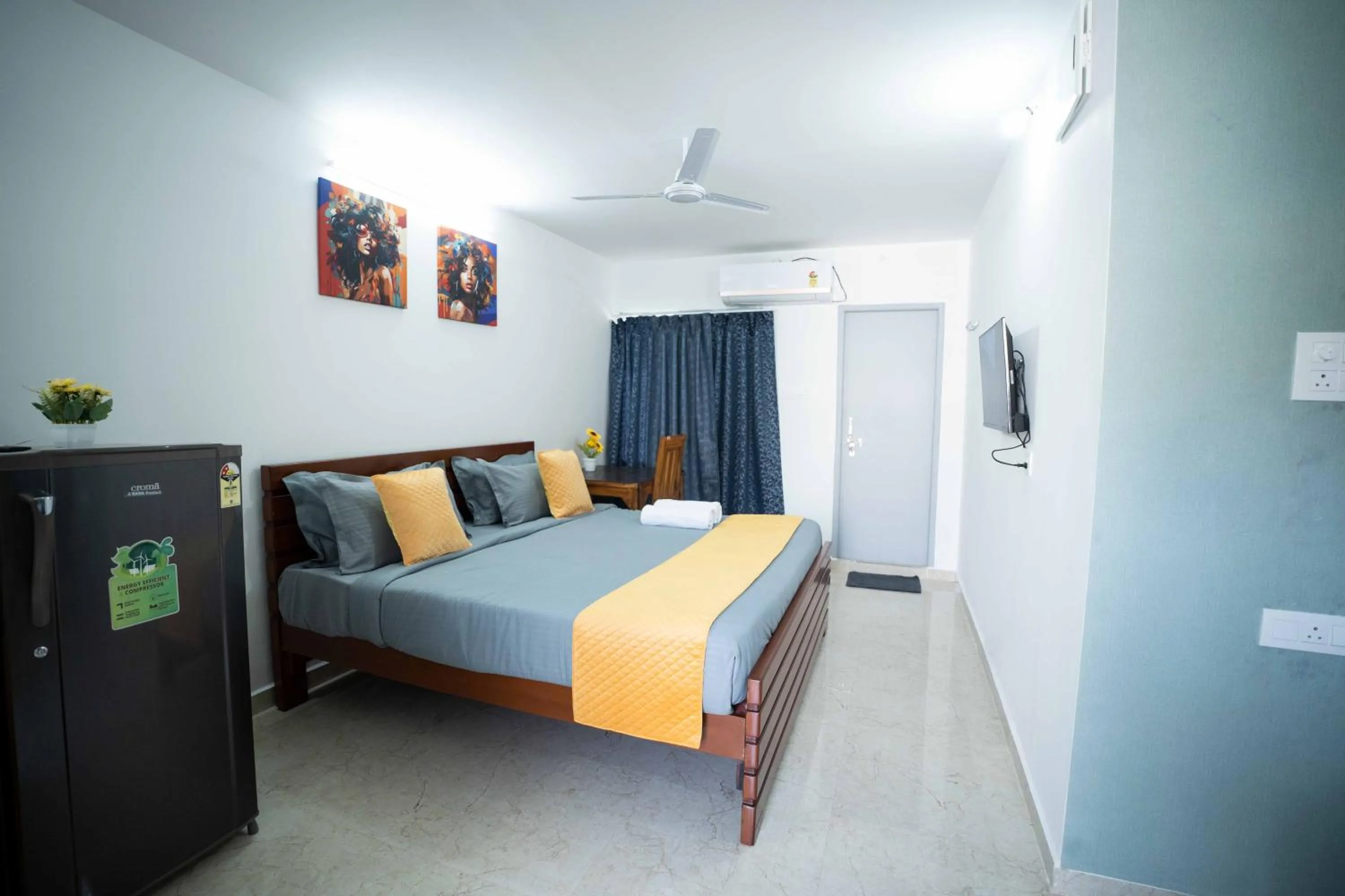 Bedroom, Bed in Yellow Bells Studios And Suites