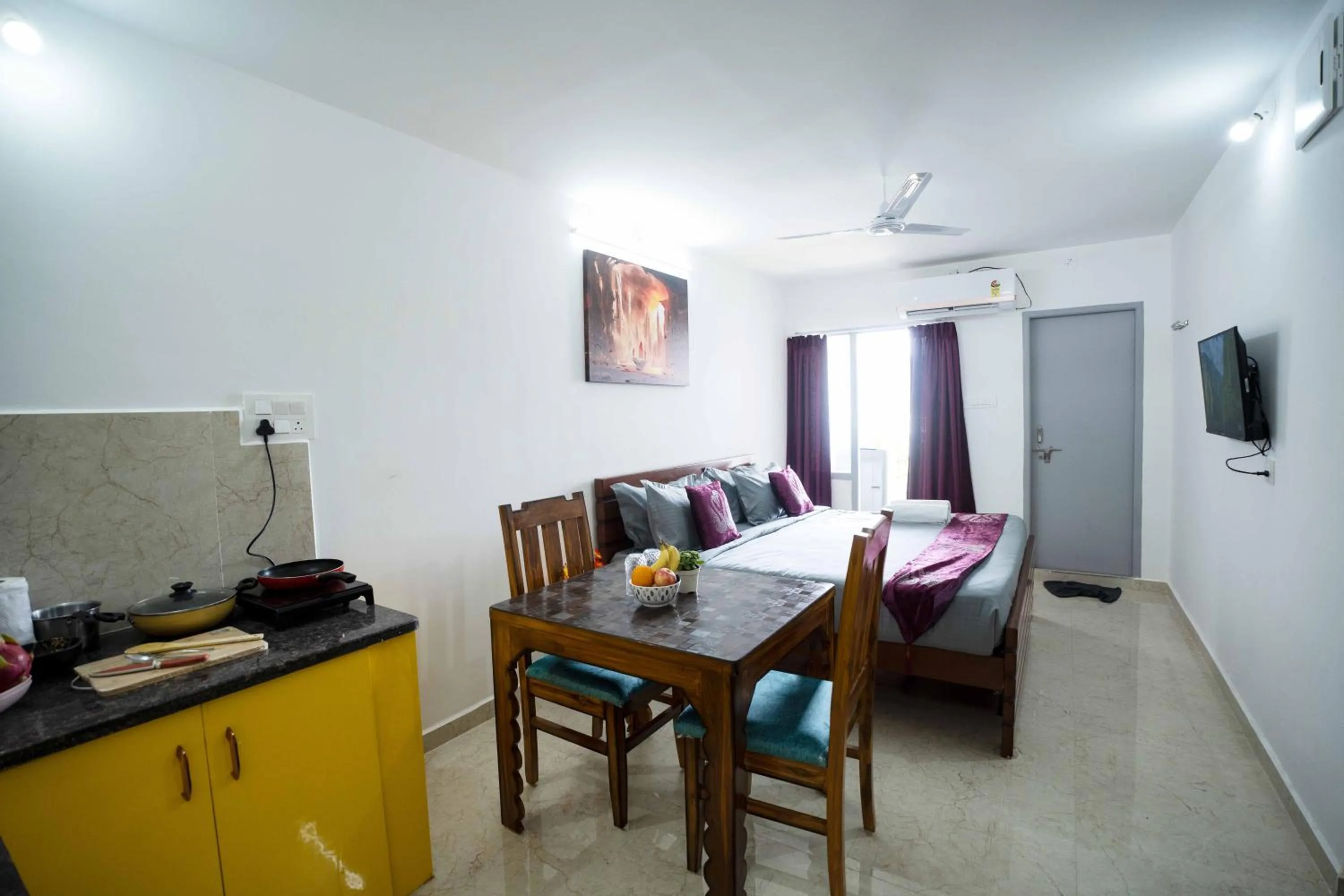 Kitchen or kitchenette in Yellow Bells Studios And Suites