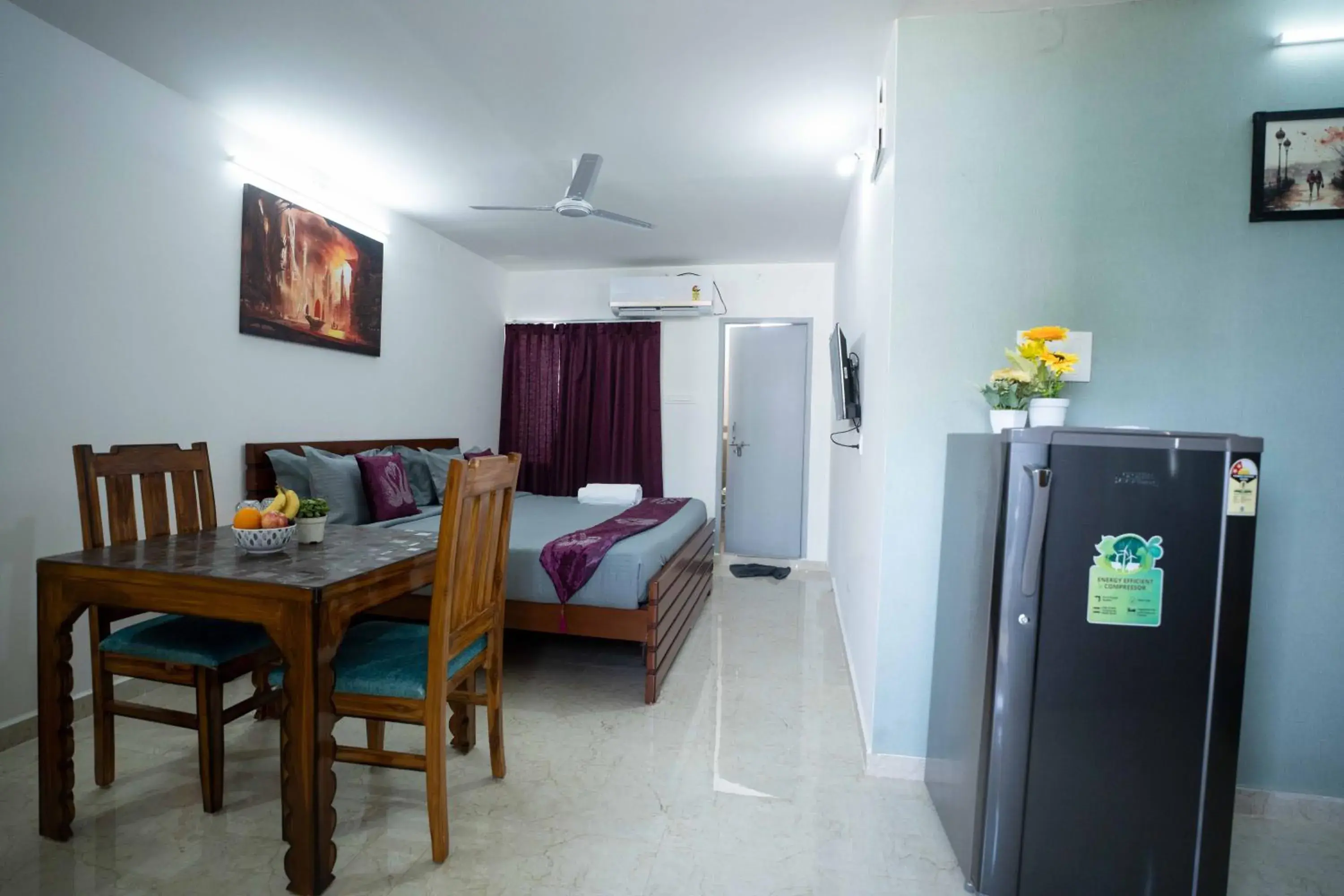 Photo of the whole room, Bed in Yellow Bells Studios And Suites Photo of the whole room, Bed in Yellow Bells Studios And Suites