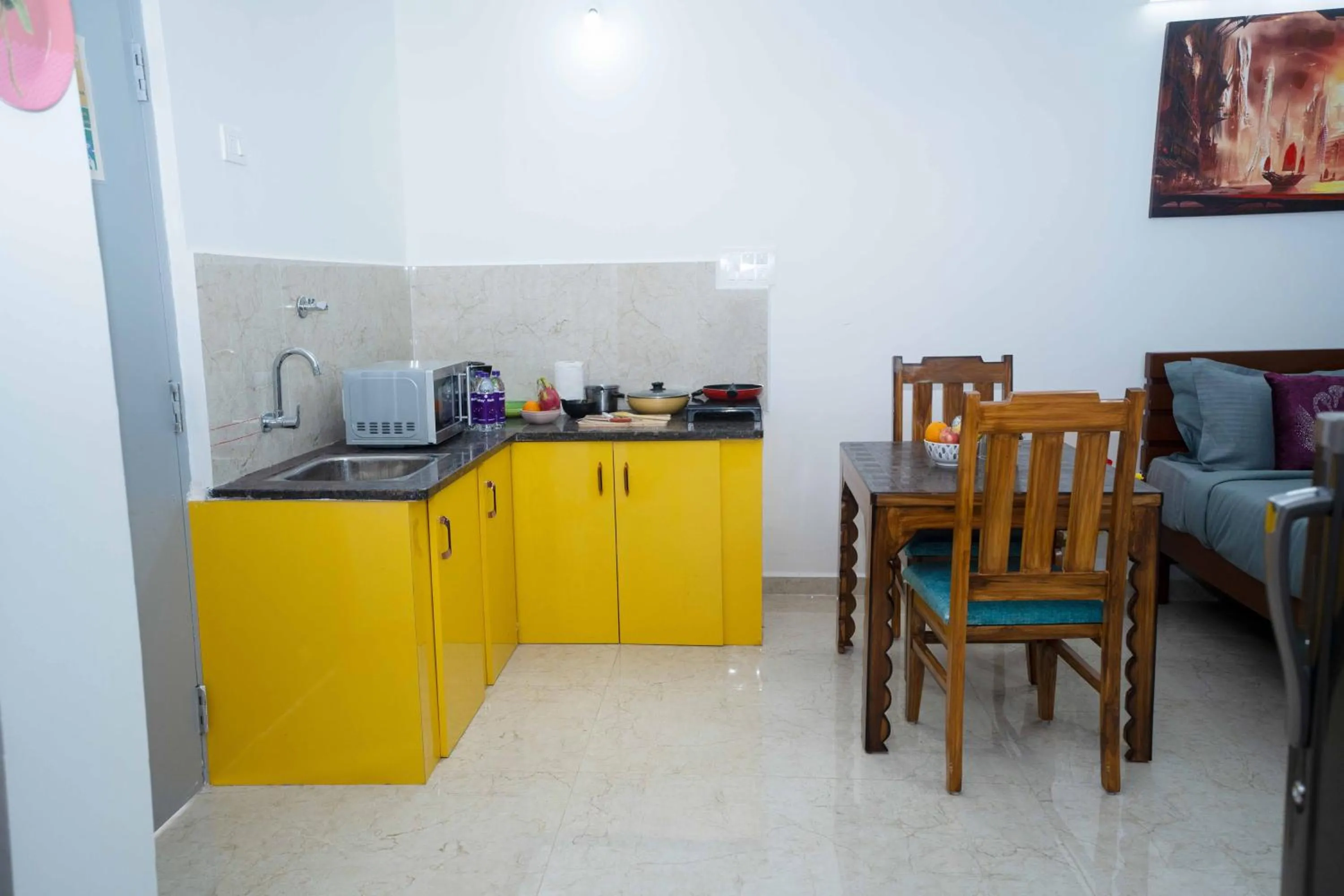 Yellow Bells Studios And Suites