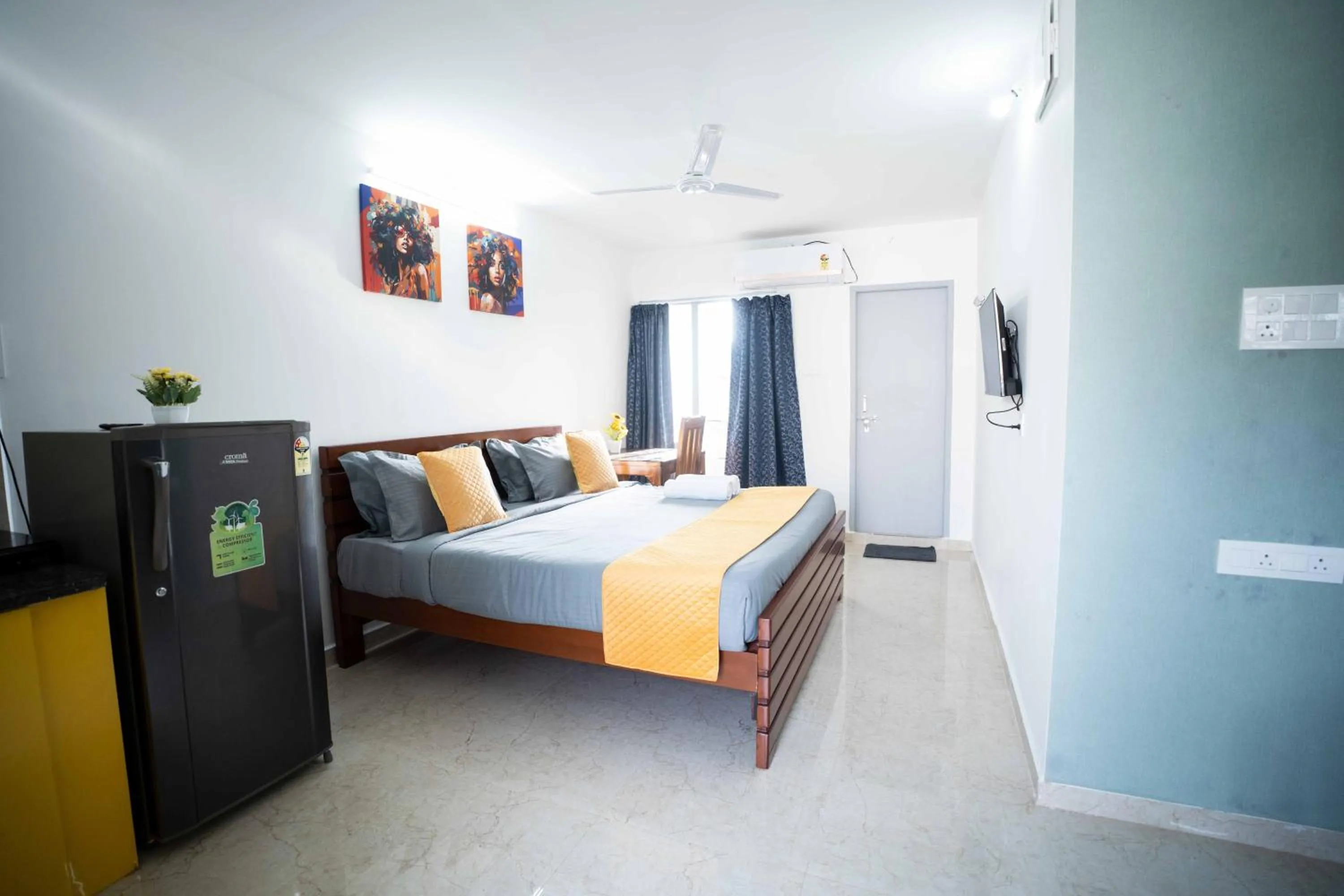 Bedroom, Bed in Yellow Bells Studios And Suites