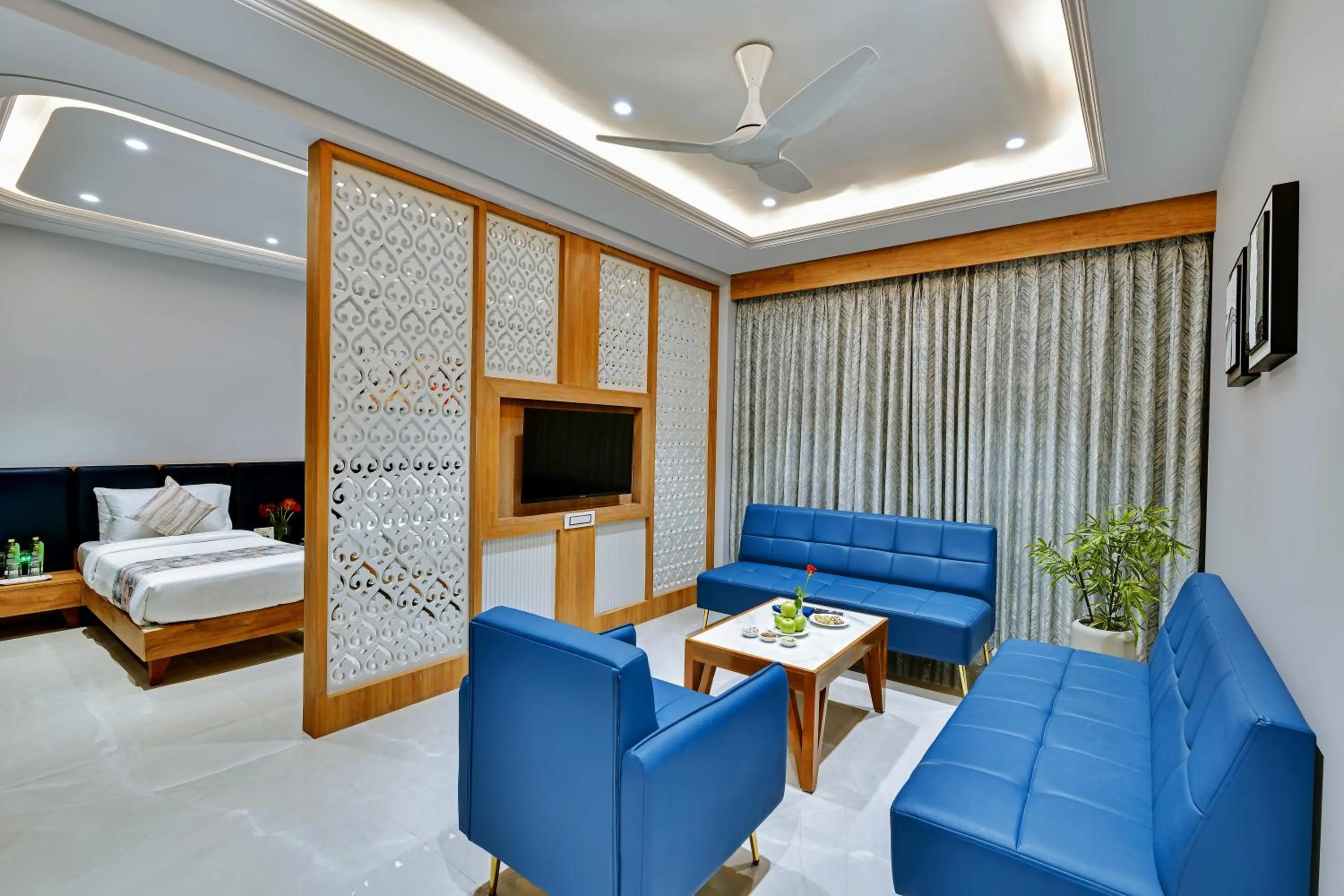 Bedroom in Click Hotel Royal Pearl, Galenda, Dahej