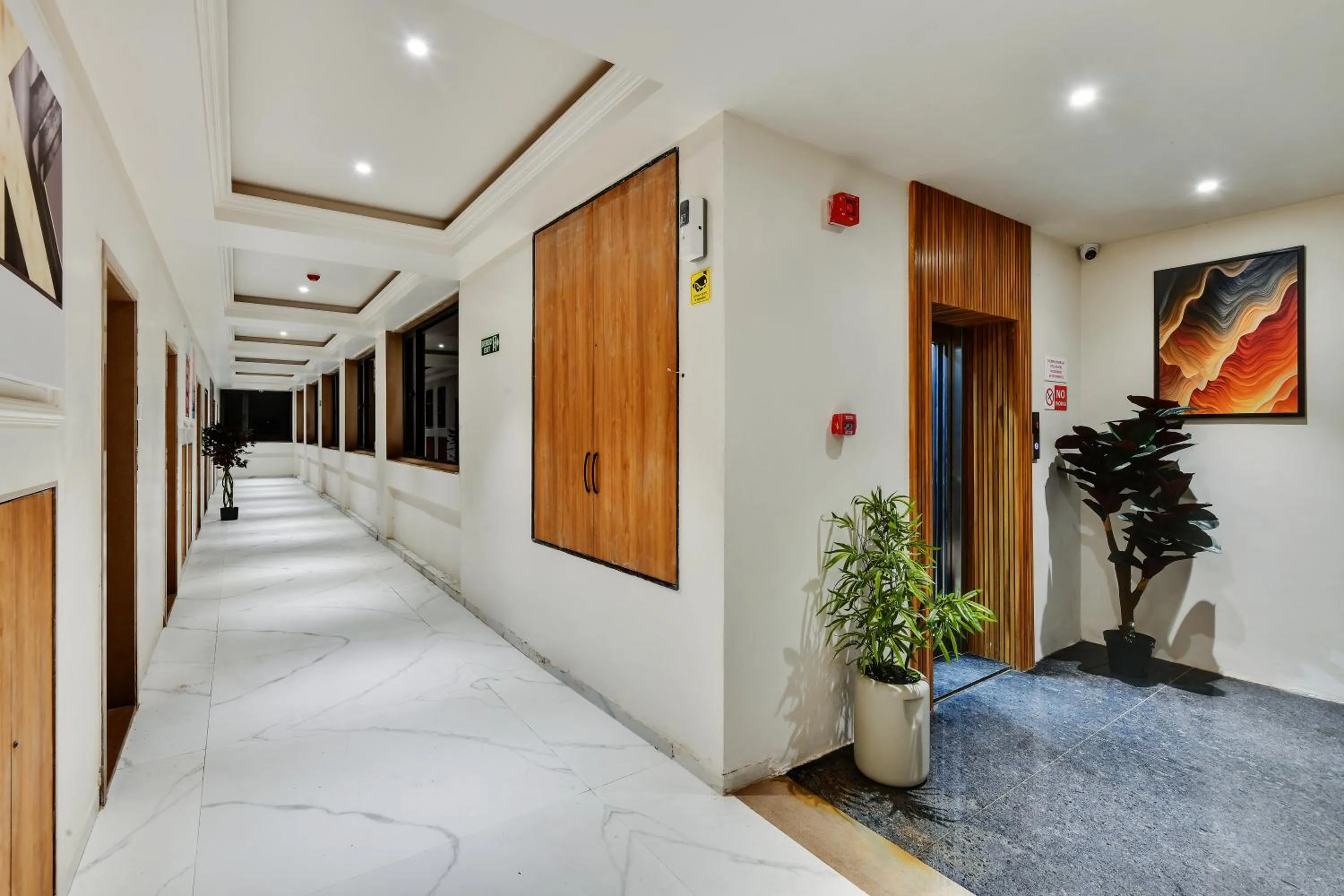 Lobby or reception in Click Hotel Royal Pearl, Galenda, Dahej