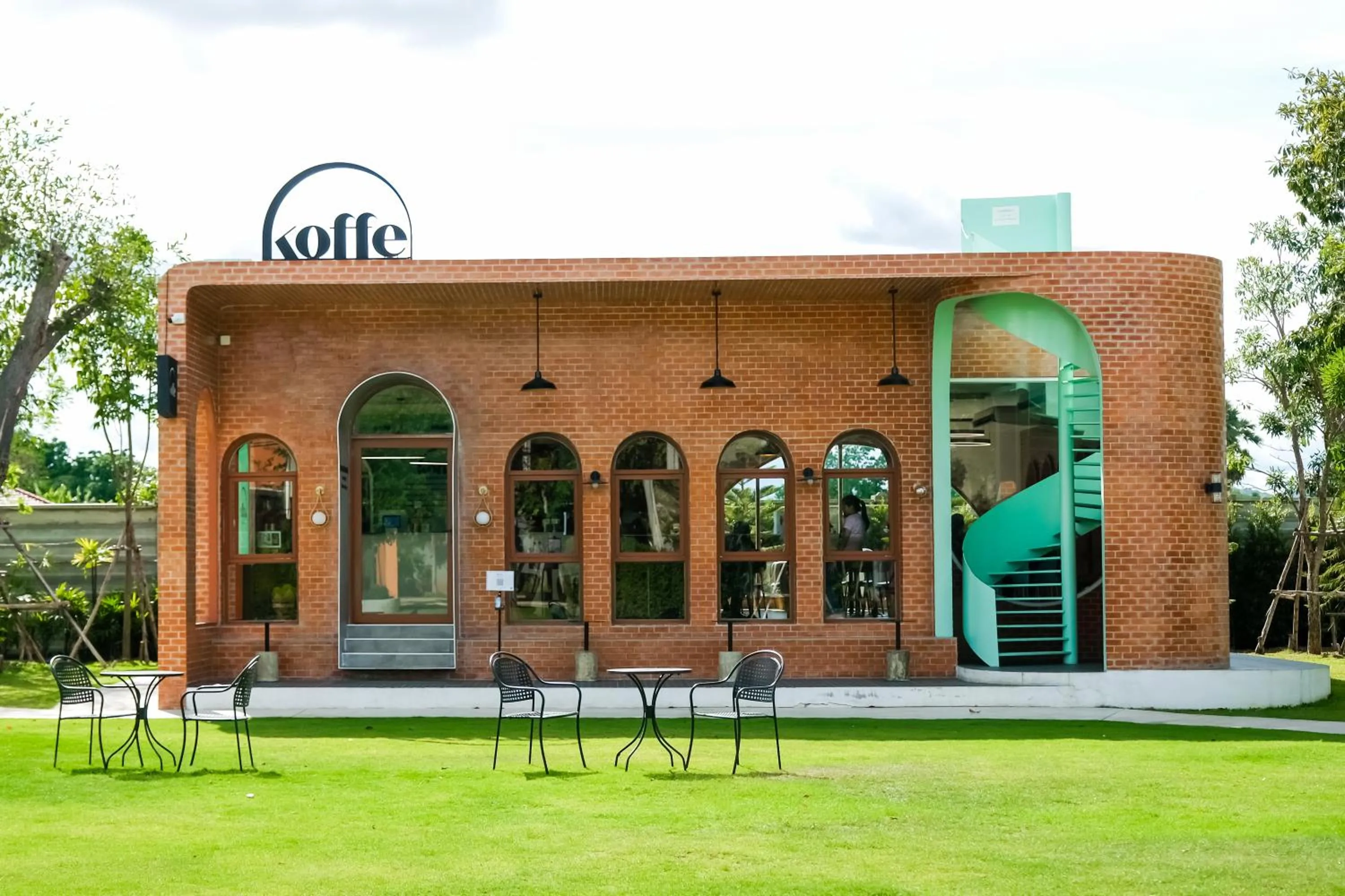 Restaurant/places to eat in Prelude Hotel