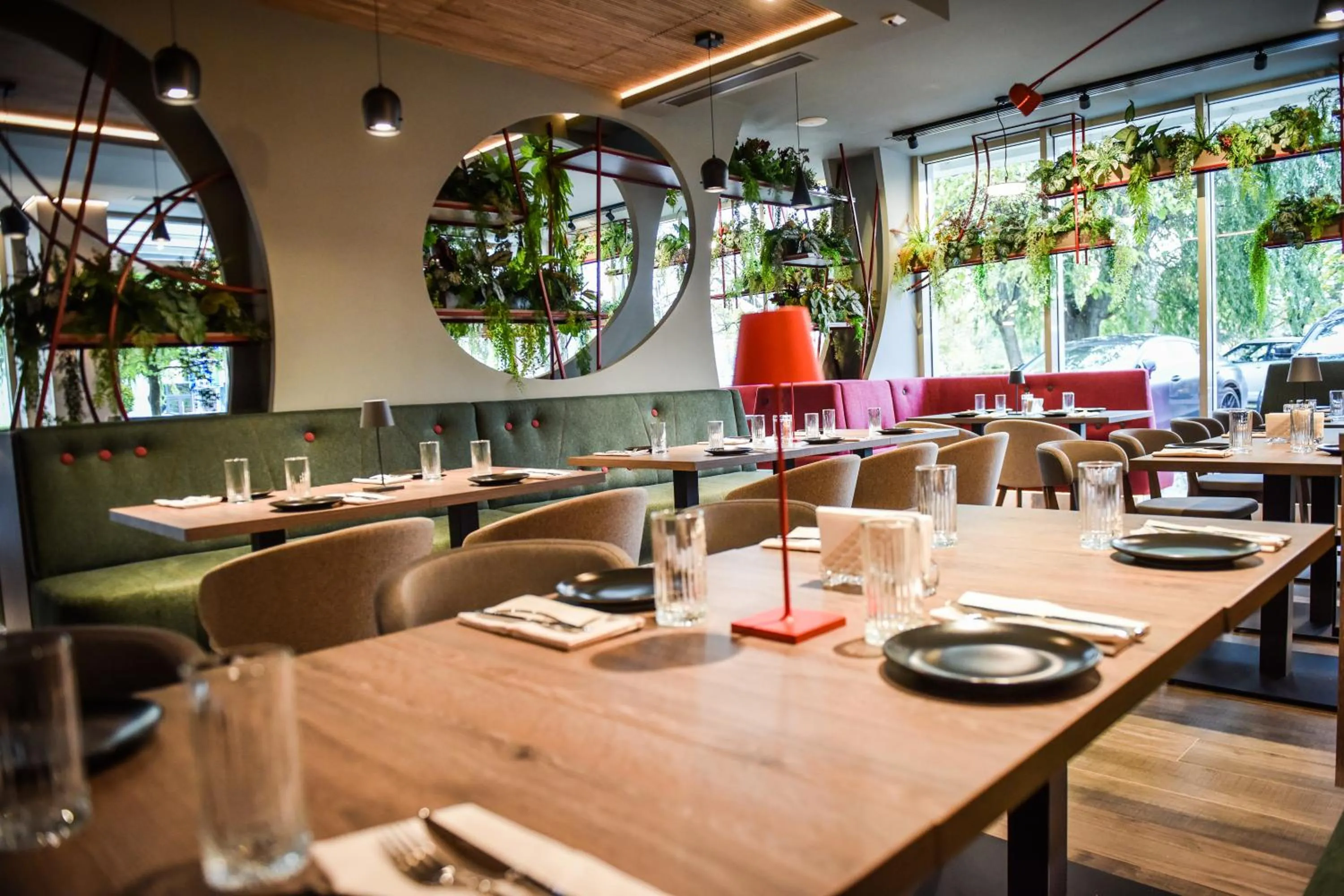 Exclusive Hotel & More