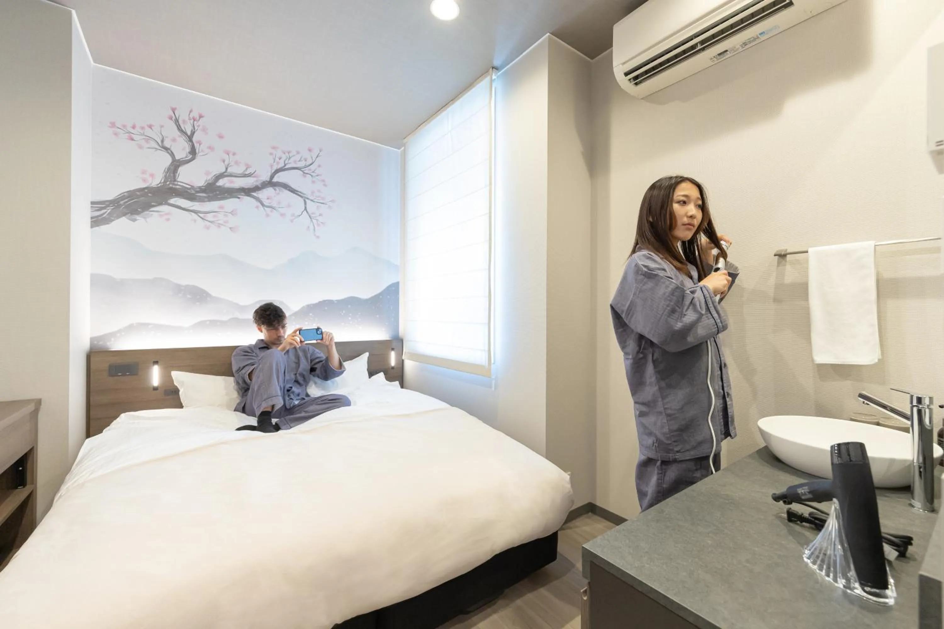 Bedroom, Bed in Minn Shijo Omiya