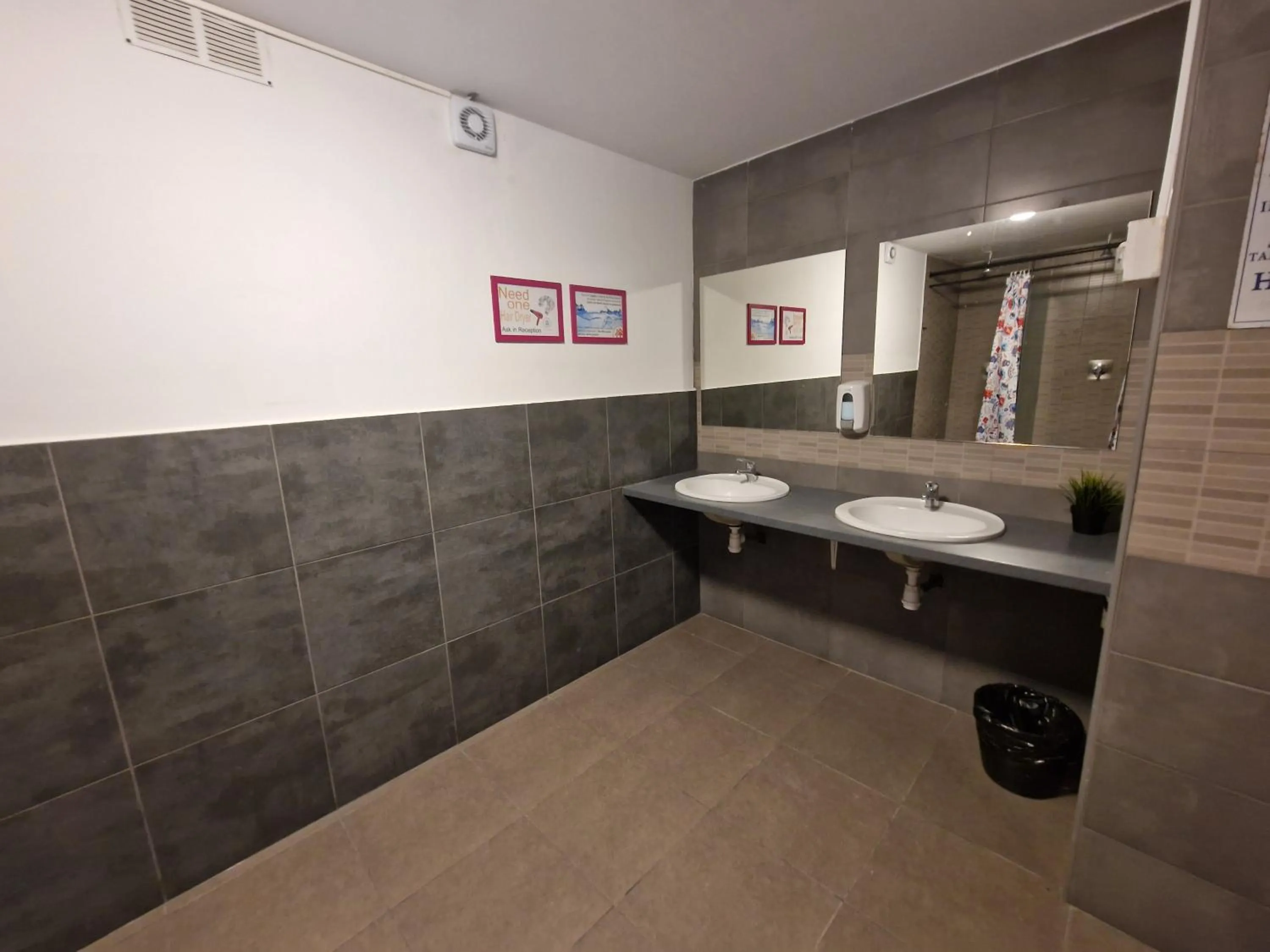 Shower in Arc House Barcelona