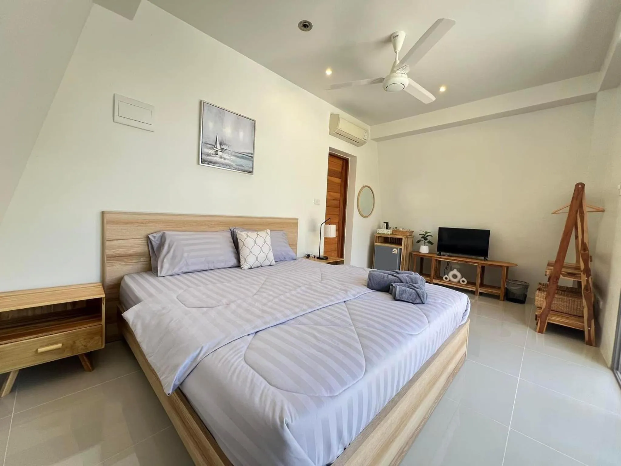 Bed in Chill Lay Resort Donsak