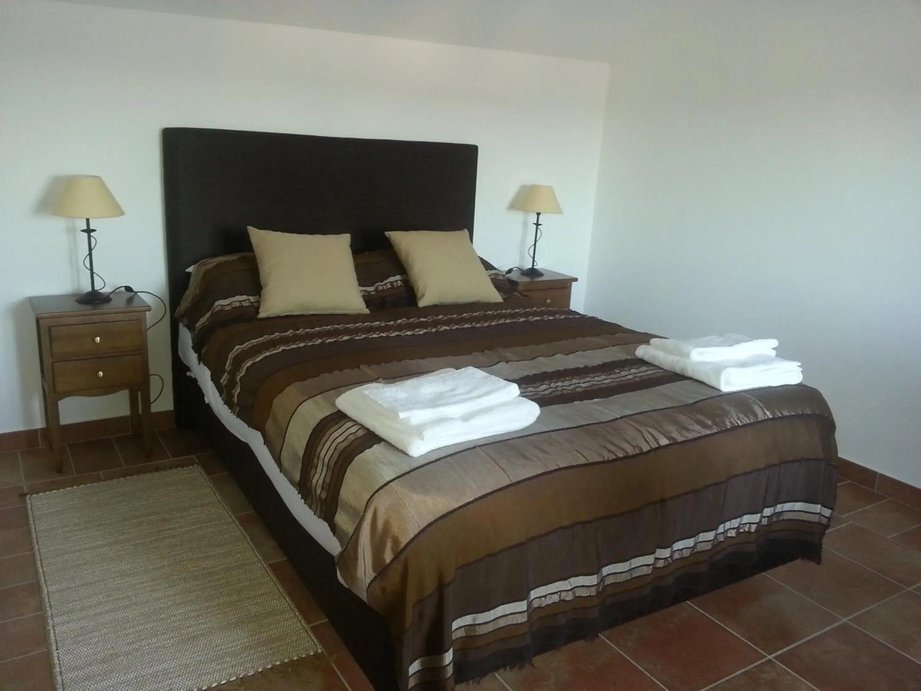 Double Room with Shared Bathroom in Casas da Moagem Double Room with Shared Bathroom in Casas da Moagem