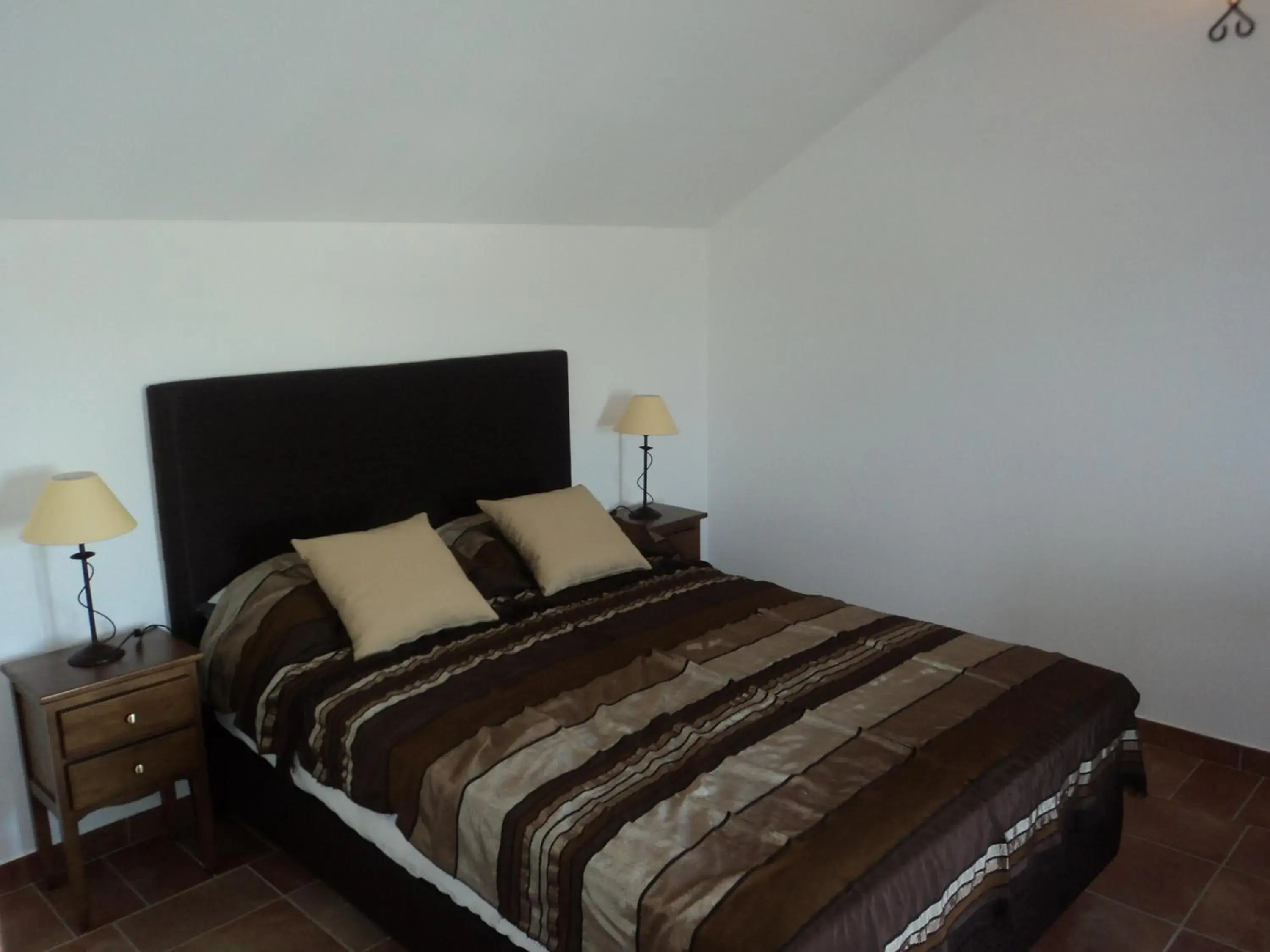 Double Room with Shared Bathroom in Casas da Moagem Double Room with Shared Bathroom in Casas da Moagem