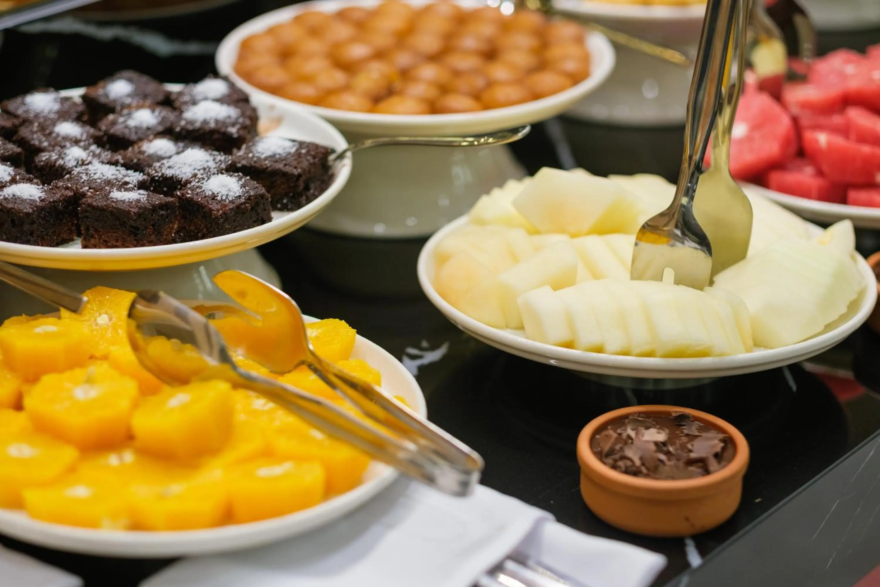 Restaurant/places to eat in Caddem Inn Hotel